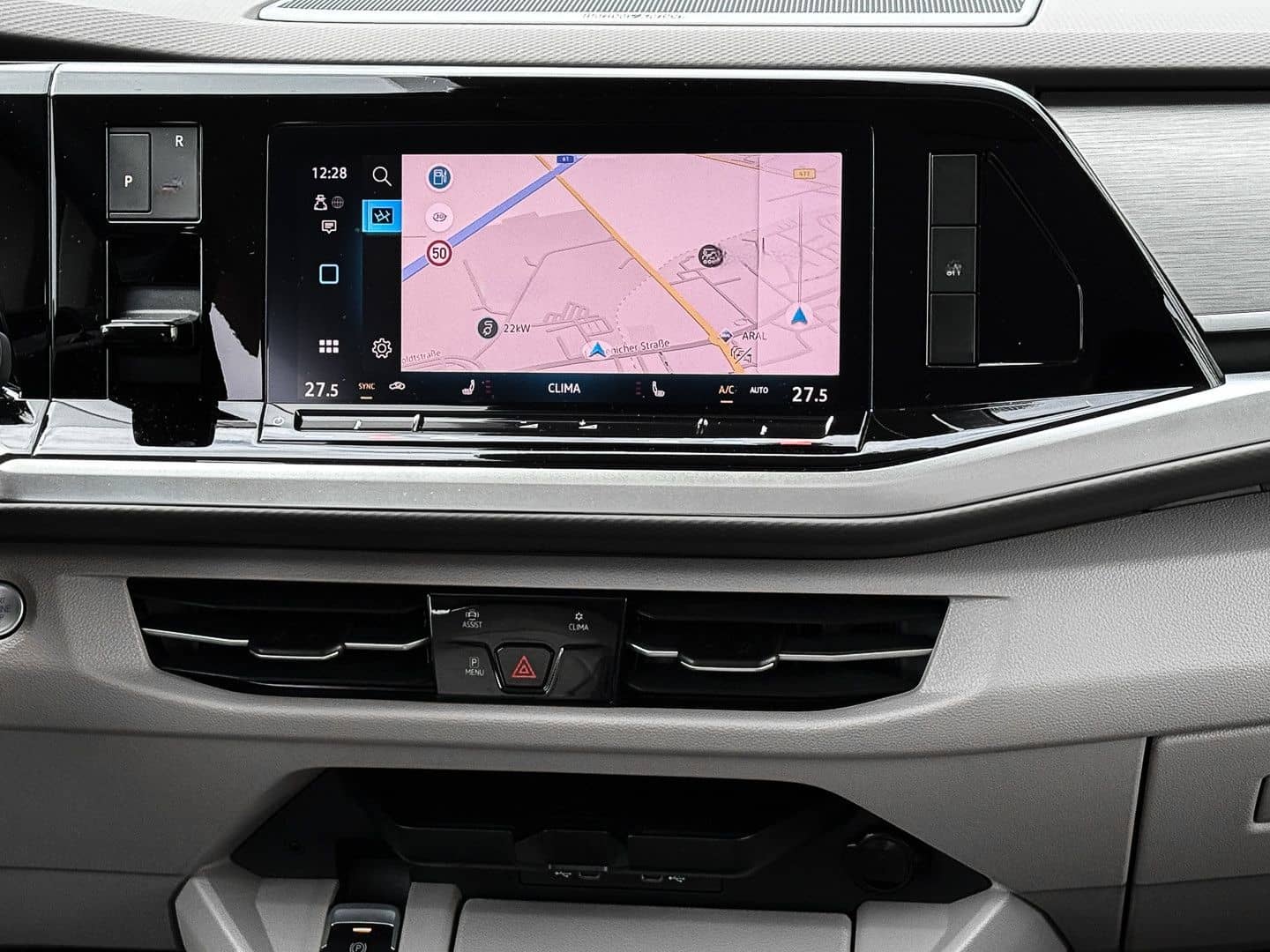 Volkswagen T7 Multivan 2.0 TDI Edition lang AHK/Matrix/Pano foto 10