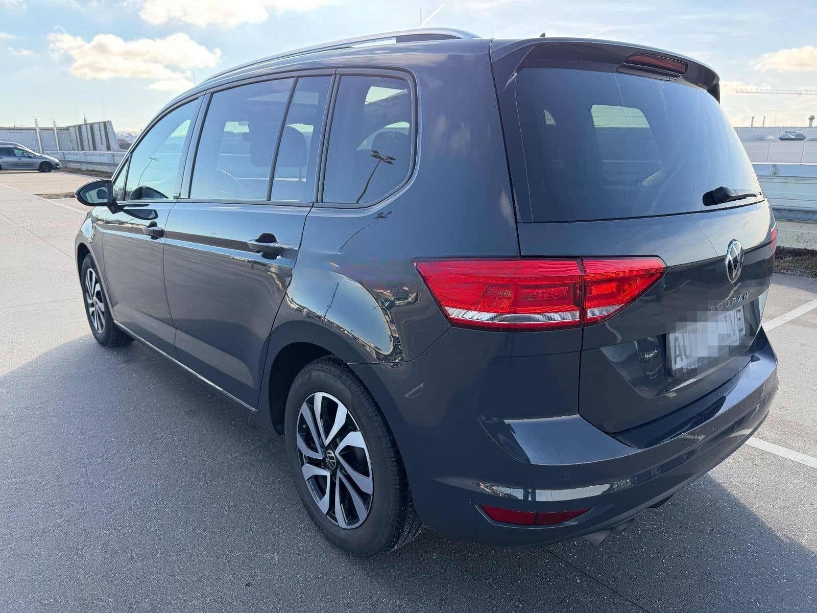 Volkswagen Touran 2.0 TDI*DSG*PANO*NAVI*LED*KAMERA*AHK*ACC* foto 3