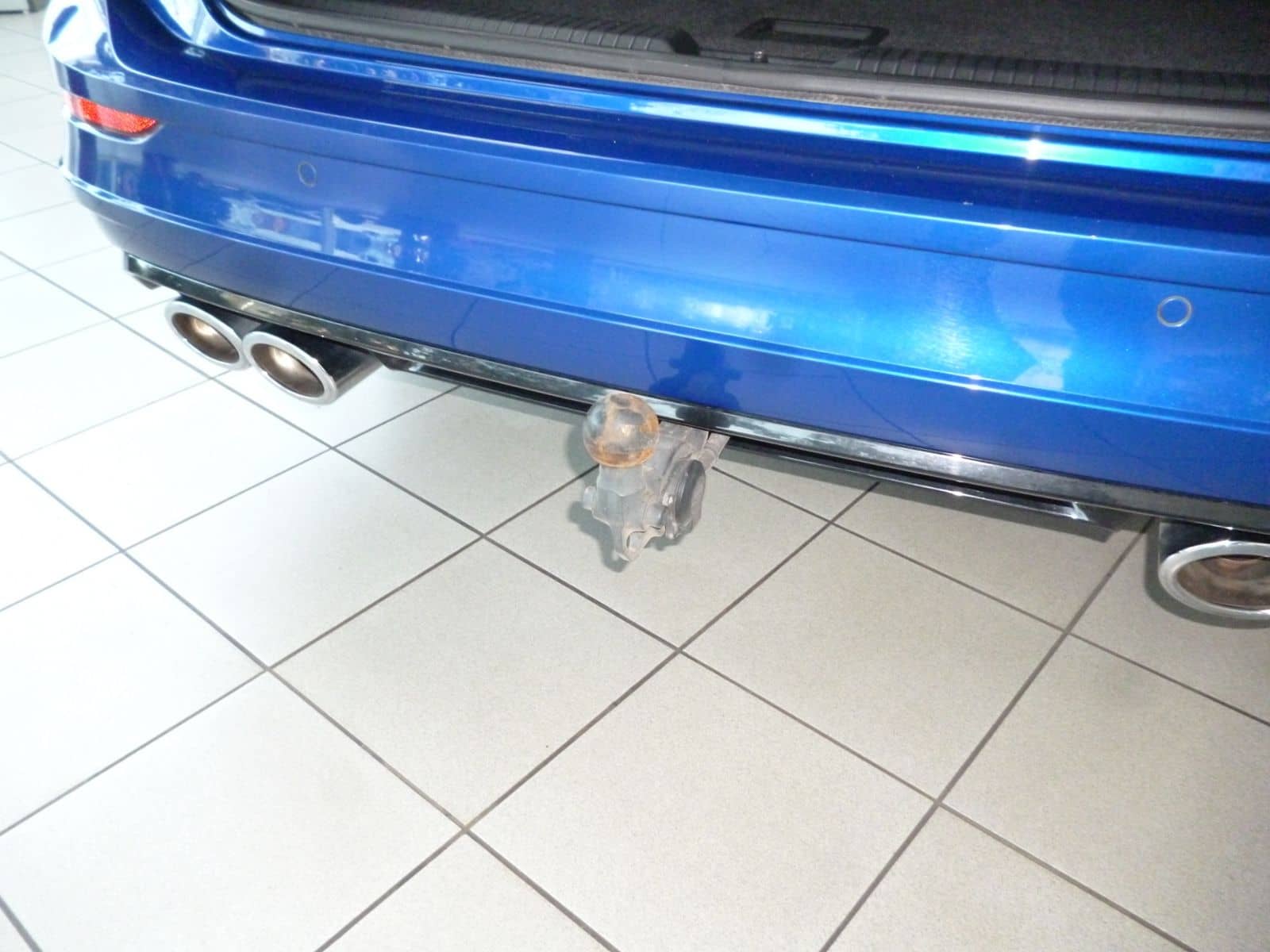 Volkswagen Golf VIII Variant R 4M 2,0 TSI/DSG*BLACK STYLE*M foto 13