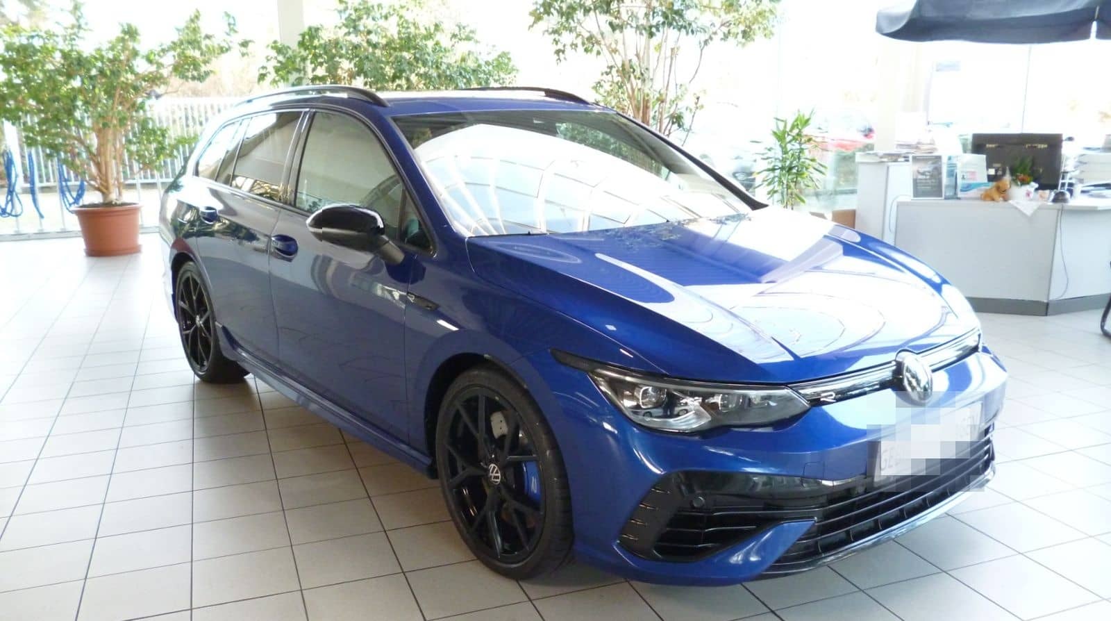 Volkswagen Golf VIII Variant R 4M 2,0 TSI/DSG*BLACK STYLE*M foto 3