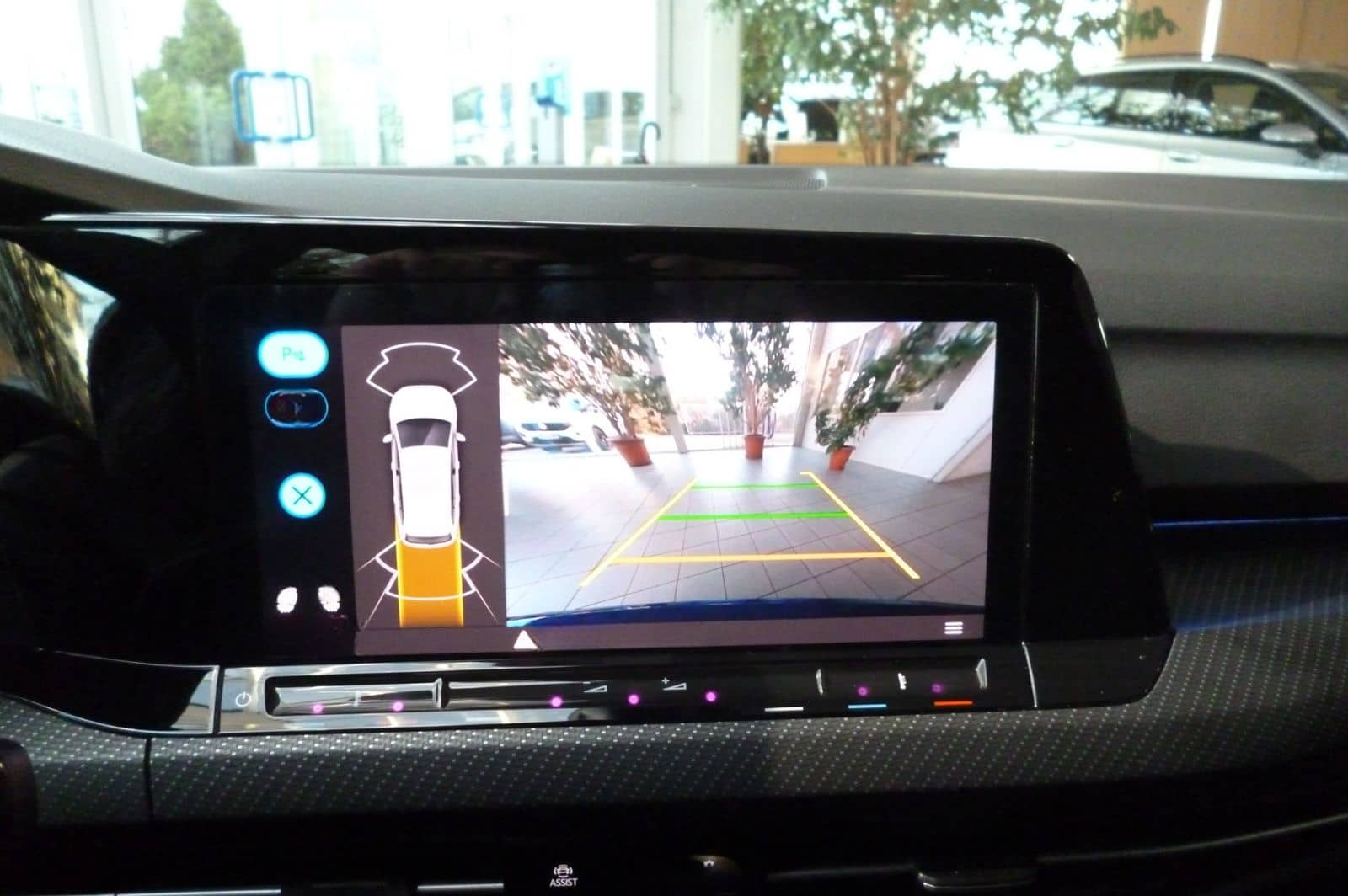 Volkswagen Golf VIII Variant R 4M 2,0 TSI/DSG*BLACK STYLE*M foto 7