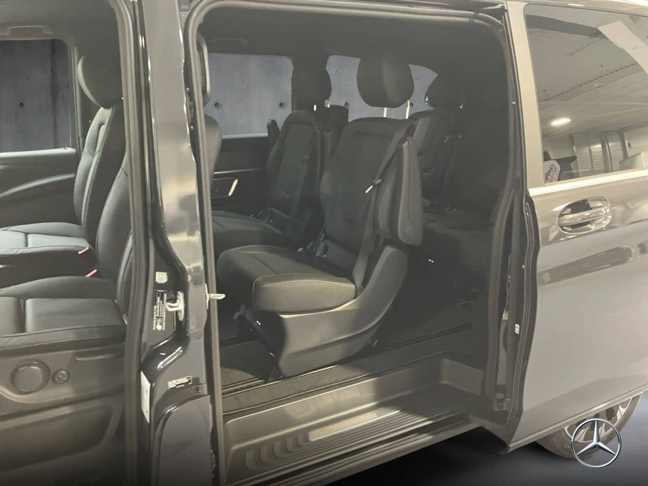 Mercedes-Benz V 300 d 4M Lang AVANTGARDE+Allrad+9G+StandHZ+DIS foto 11