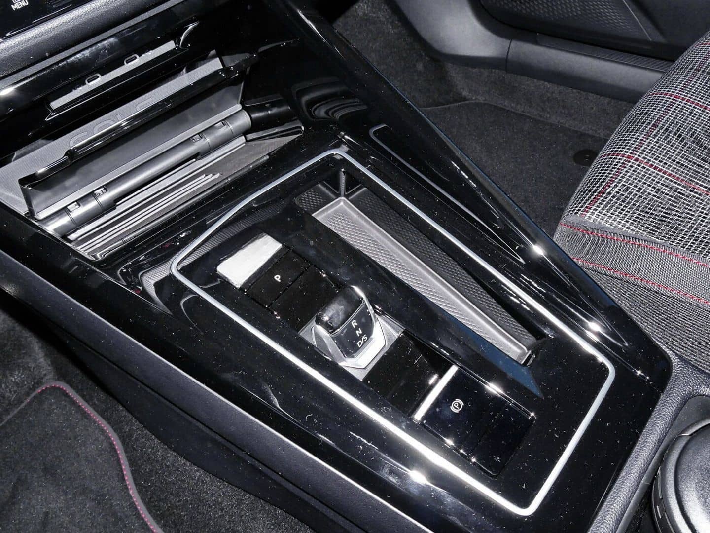 Volkswagen Golf GTI 265 PS DSG | HUD | DCC | Pano | AHZV uv foto 16