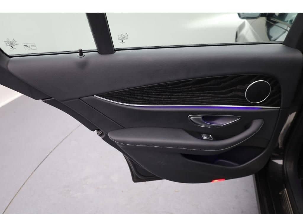 Mercedes-Benz E 300 e Lim Avantgarde Night Distr Widescreen foto 12