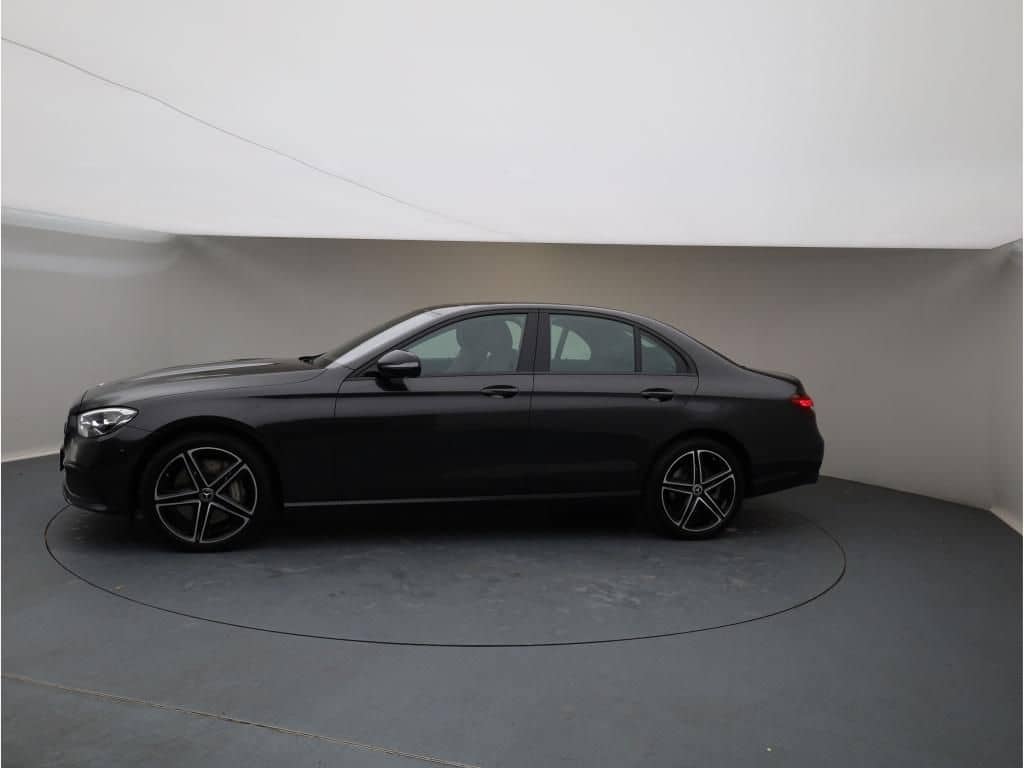Mercedes-Benz E 300 e Lim Avantgarde Night Distr Widescreen foto 3