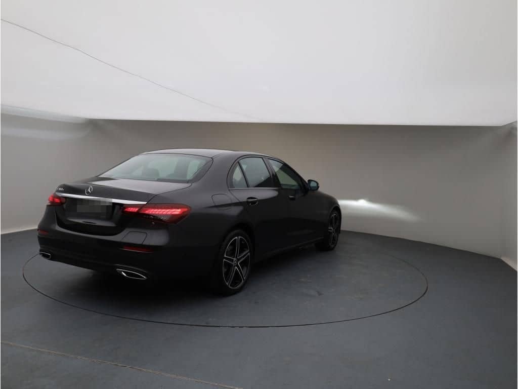 Mercedes-Benz E 300 e Lim Avantgarde Night Distr Widescreen foto 6