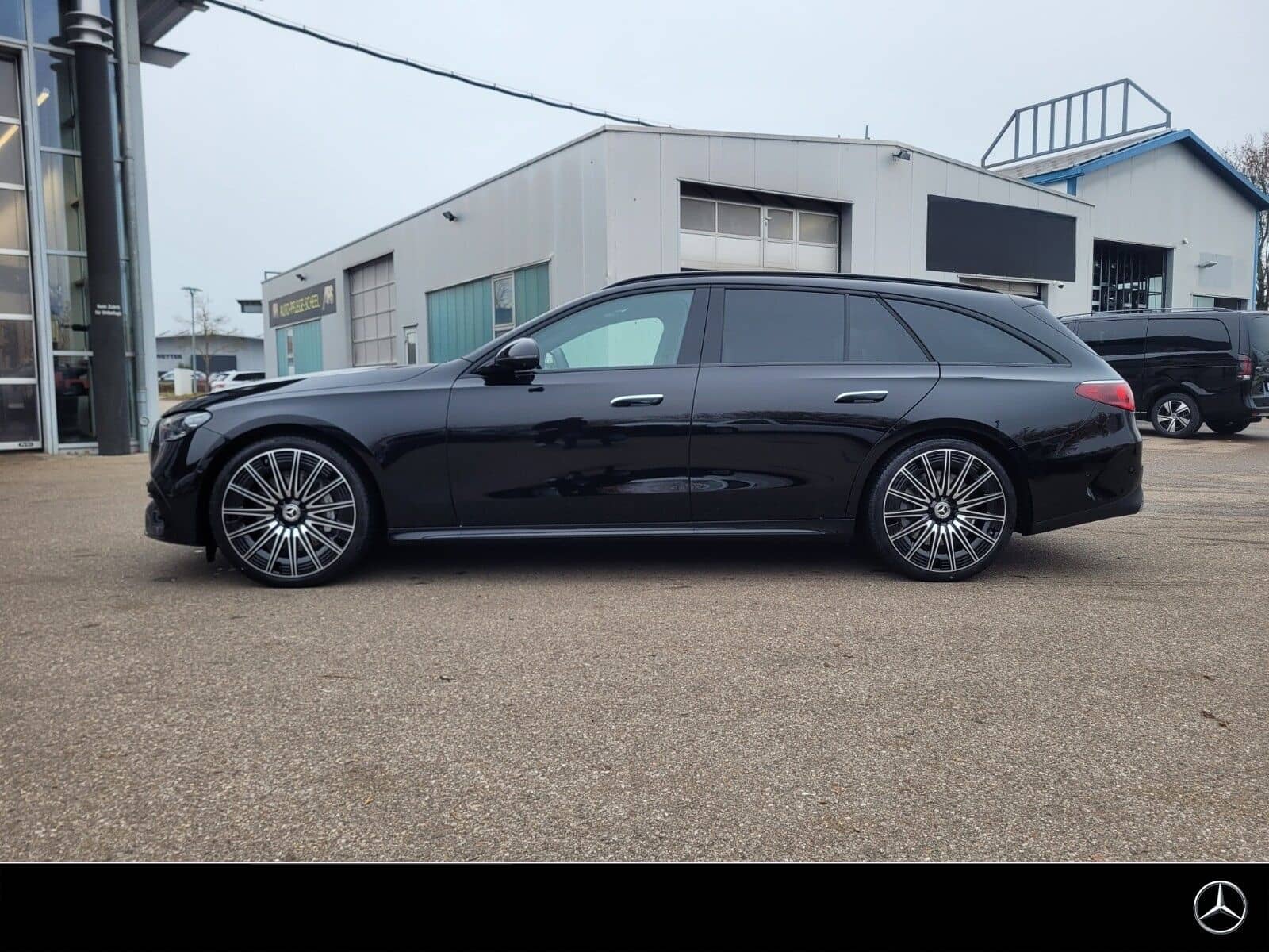 Mercedes-Benz E 450 d 4M T AMG Night Premium 21'' HUD Massage foto 3