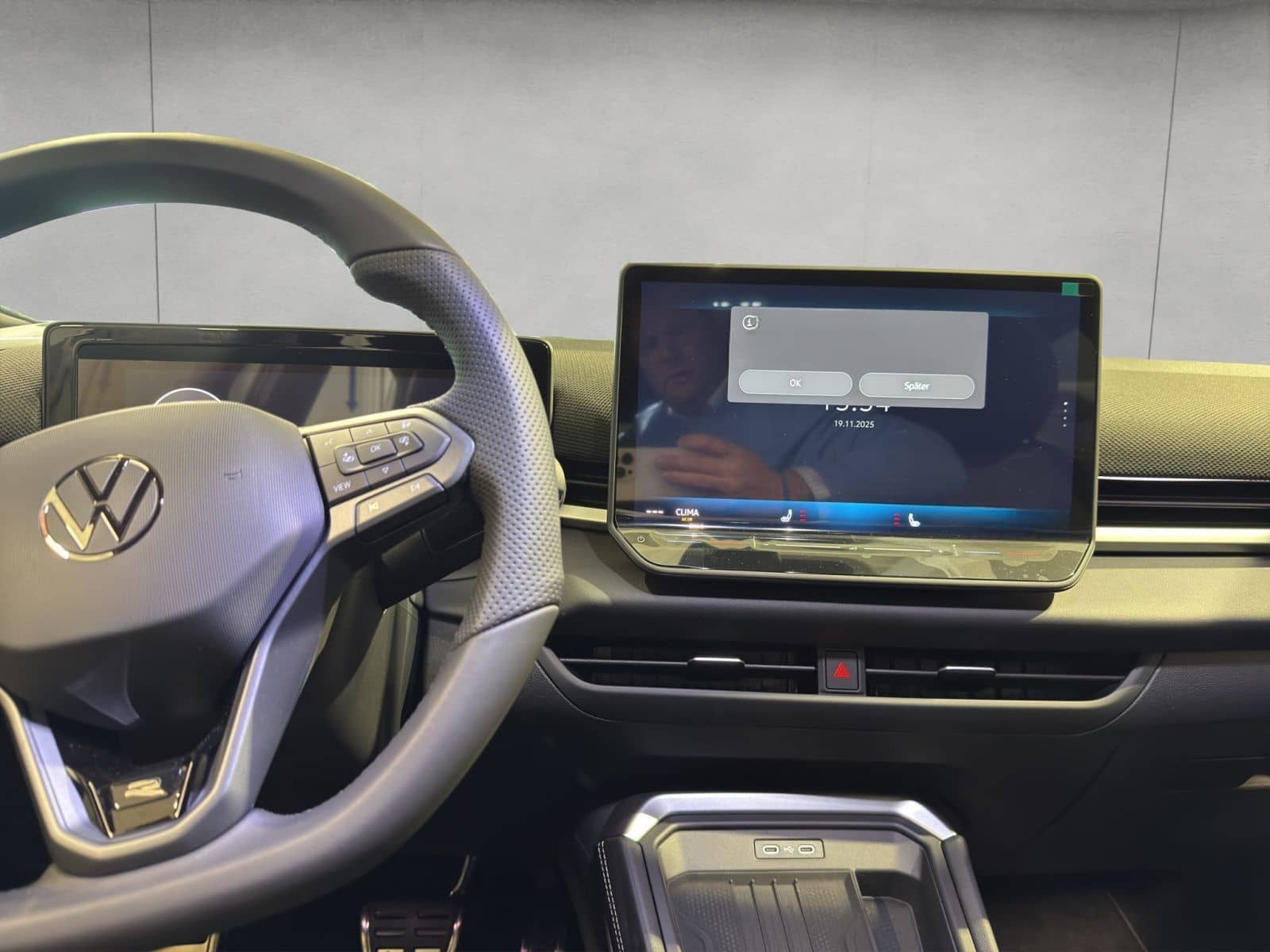 Volkswagen T-Roc R-Line 1.5l eTSI DSG SHZ RFK ACC HEAD-UP B foto 12