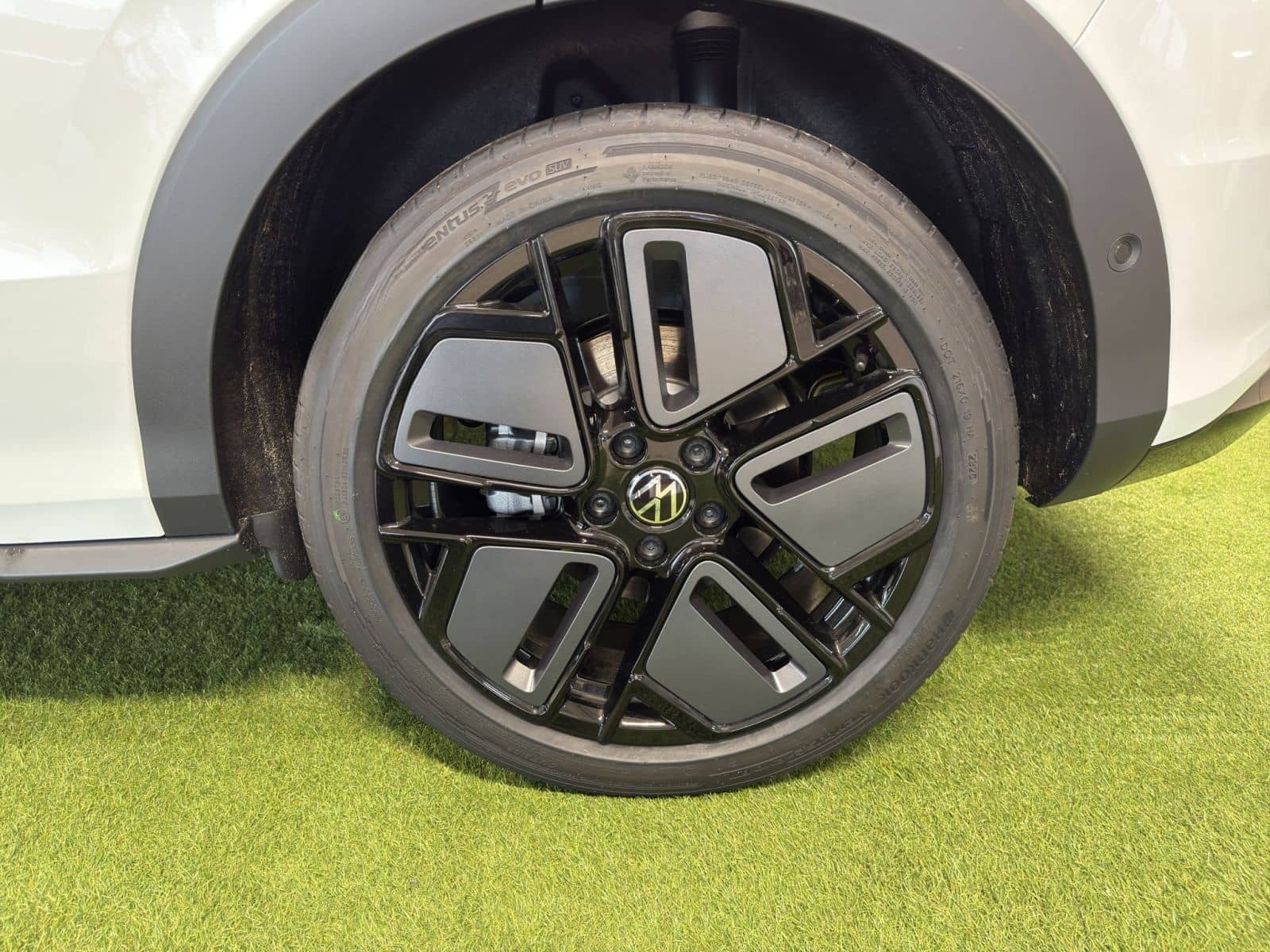 Volkswagen T-Roc R-Line 1.5l eTSI DSG SHZ RFK ACC HEAD-UP B foto 18