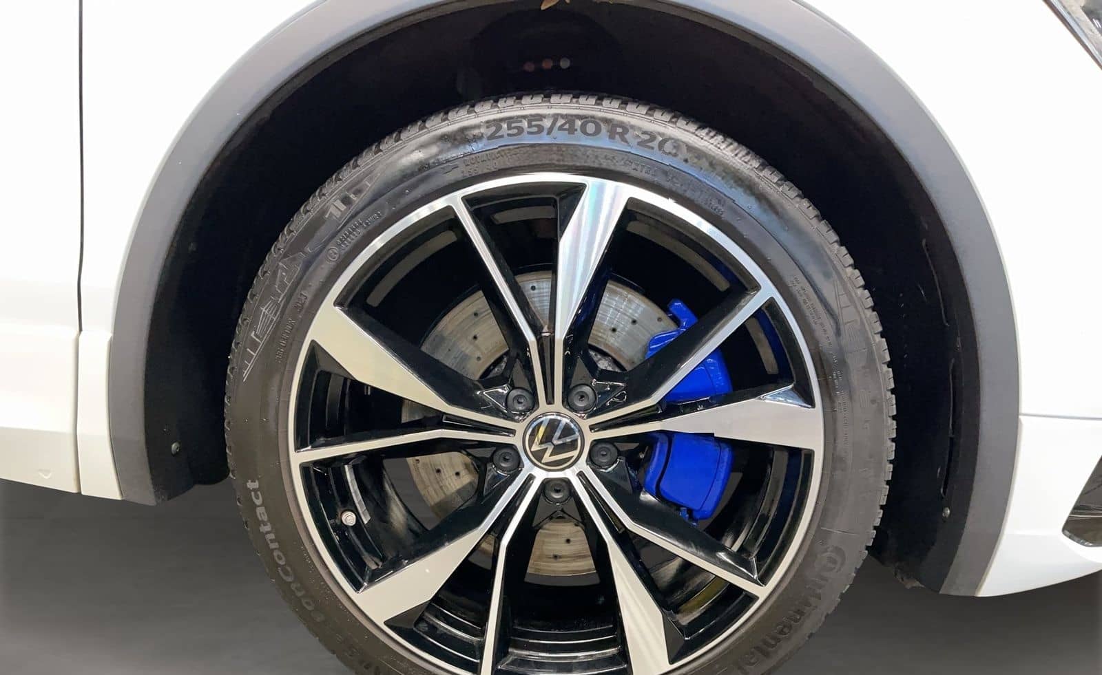 Volkswagen Tiguan R 2.0 TSI DSG 4Motion ACC AUT LED Navi foto 4