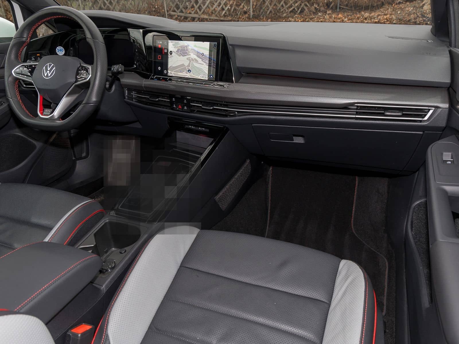 Volkswagen Golf VIII 2.0 TSI DSG GTI Clubsport PANORAMA NAV foto 4