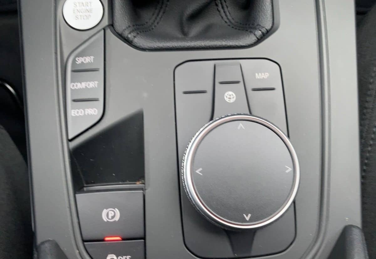 BMW 118i Advantage *el. Heckklappe*LED*Navi*Sitzhzg. foto 15