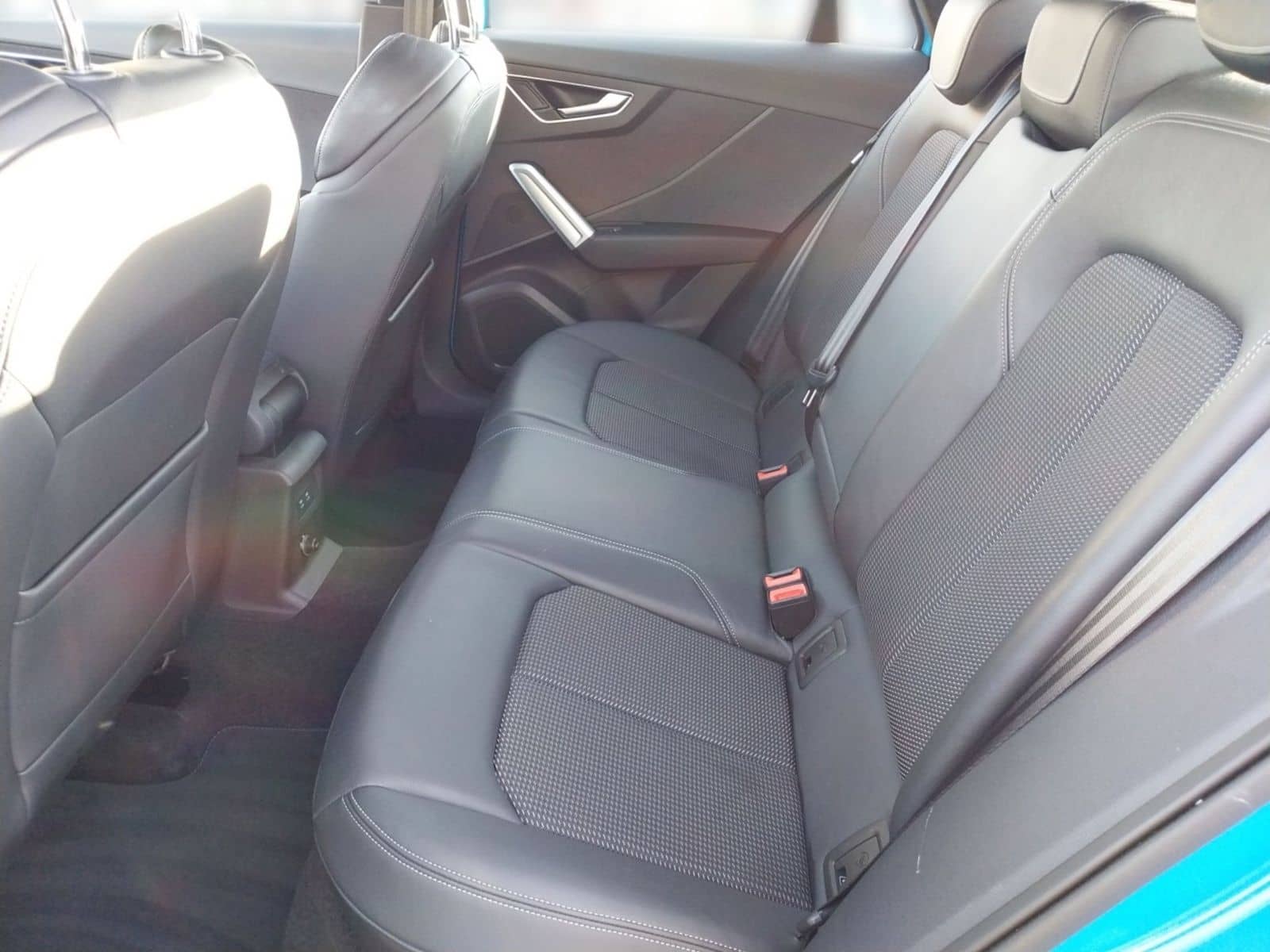 Audi Q2 S line *BLACKSTYLE*AHK*KAMERA*MATRIX*APP CONN foto 9