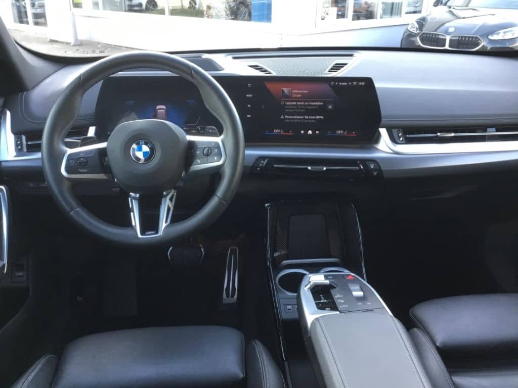BMW X1 sD18i M-Sport 19'' AHK HUD Drive+ Park Ass AH foto 13