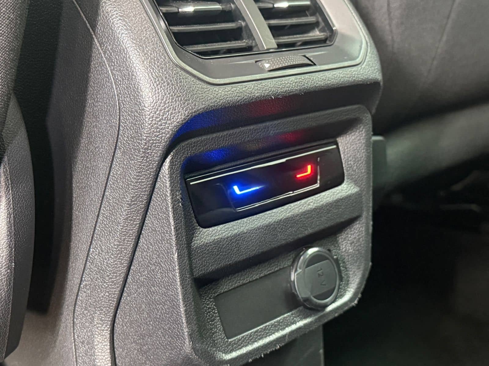 Volkswagen Tiguan Active 2.0 TDI *DSG*AHK*ACC*LANE*LED foto 12