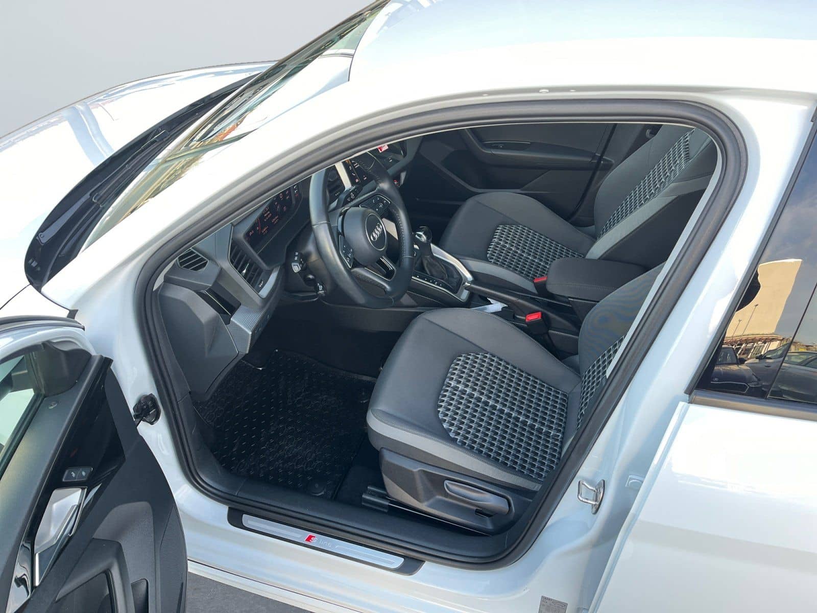 Audi A1 Sportback 1.0 TFSI S-Line 2xKlima KeyLess foto 7