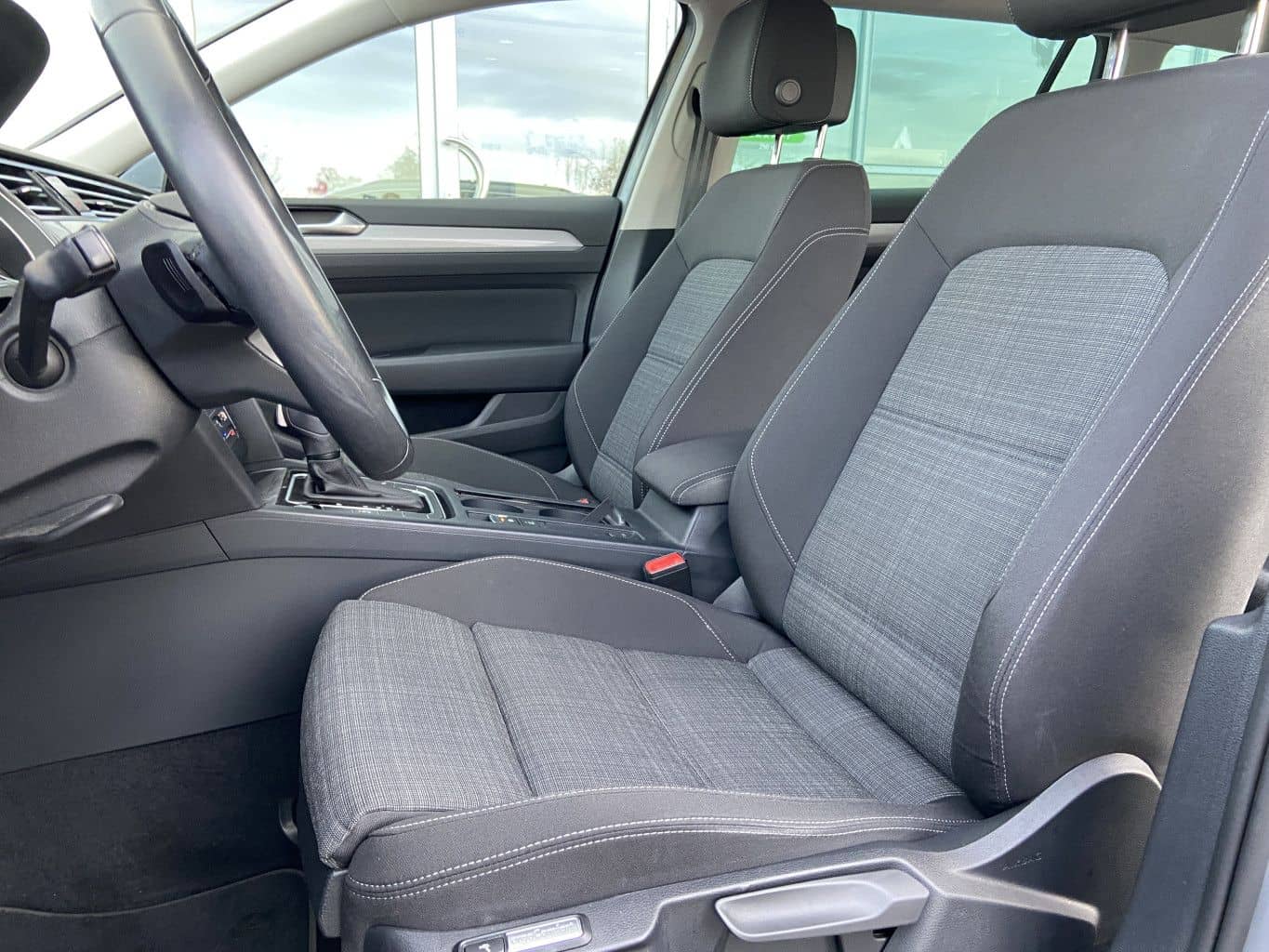 Volkswagen Passat Variant 2.0 TDI DSG Business NAVI+LED+KAM foto 10