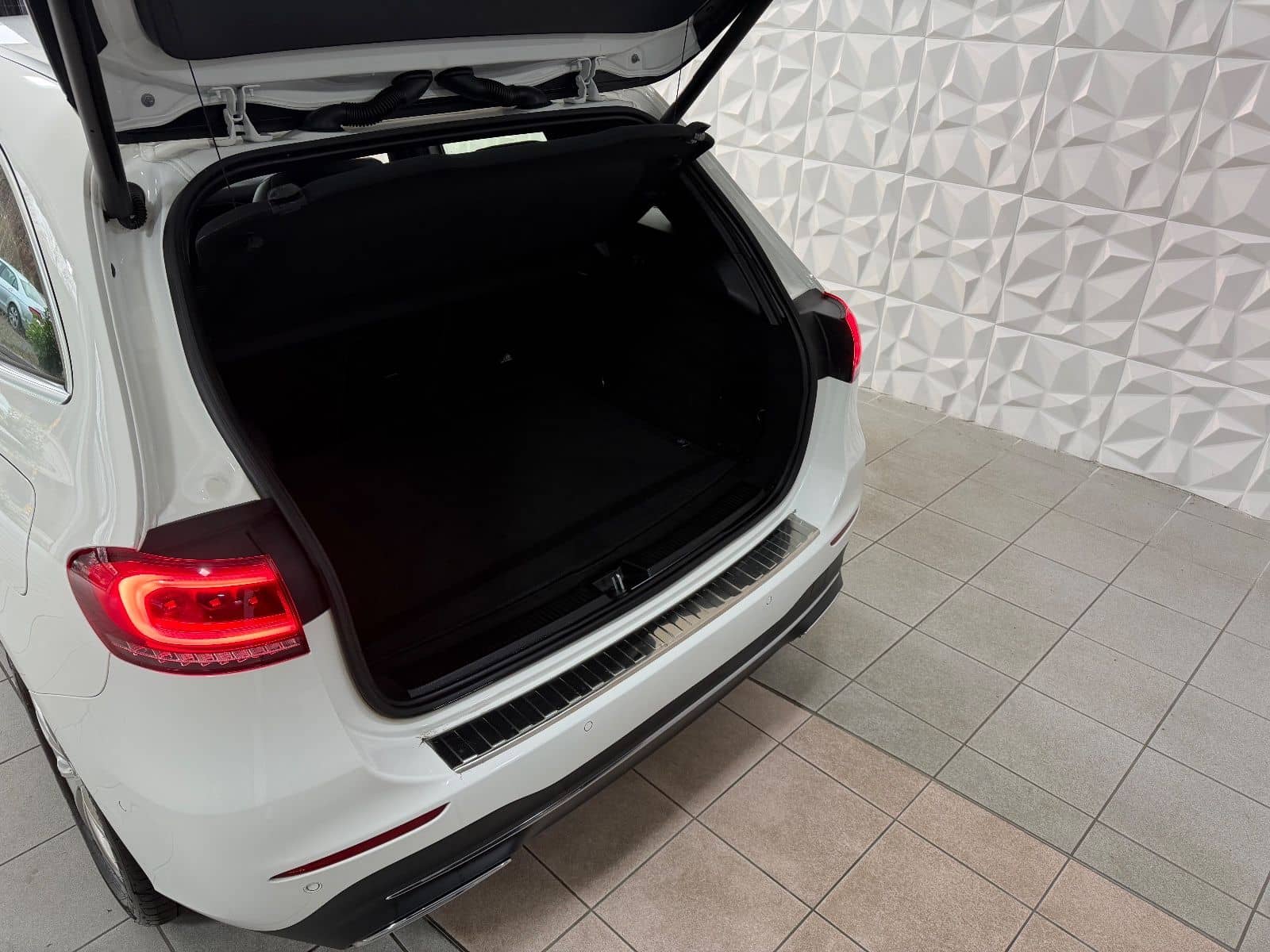 Mercedes-Benz B 220 4Matic|LED|AMBIENTE|WIDESCREEN|SPUR|TEMP foto 8