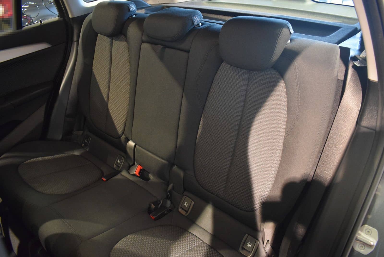 BMW X1 xDrive20i NAVI/SITZH./PDC/TEMPOMAT/KLIMAAUT. foto 14