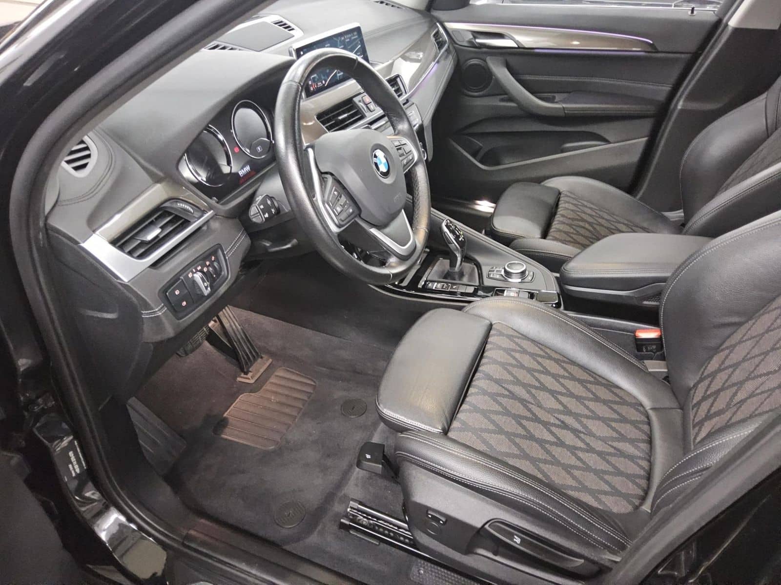 BMW X1 sDrive20d X-Line T-Leder Navi LED HiFi PDC foto 8