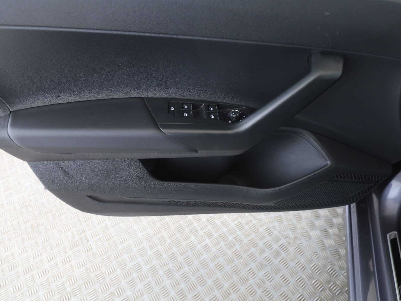 Volkswagen Polo 1.0 TSI Goal LED+PDC+SHZ+Navi+AppleCar foto 18