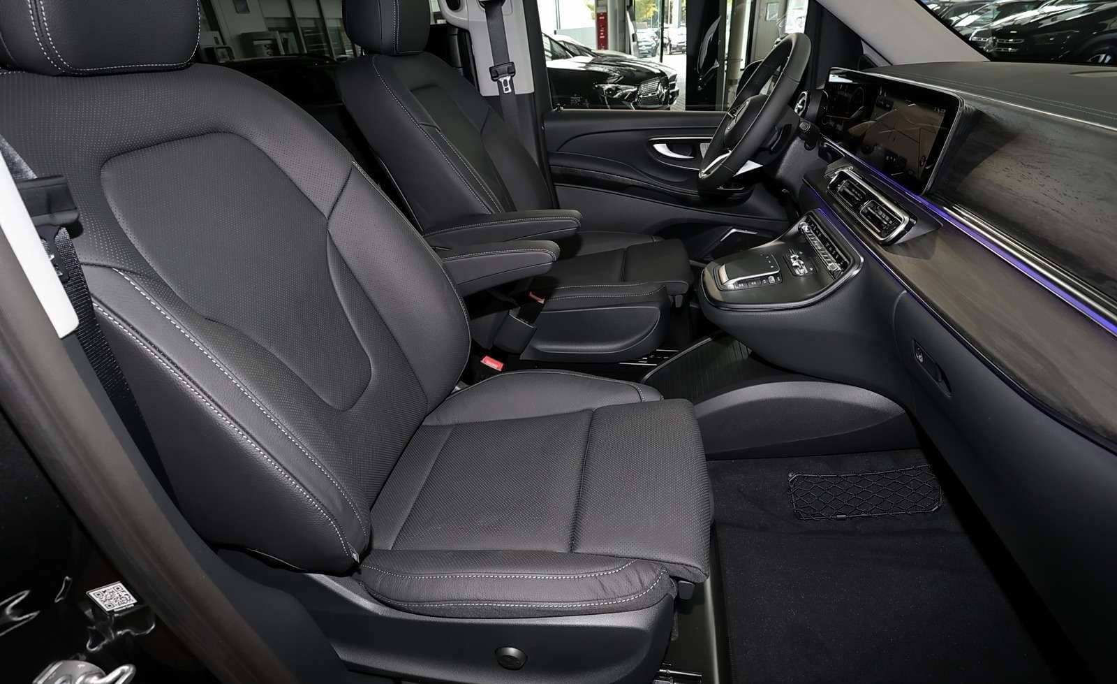 Mercedes-Benz V 300 d AVANTGARDE lang Distro+Pano+AHK+Airmatic foto 4