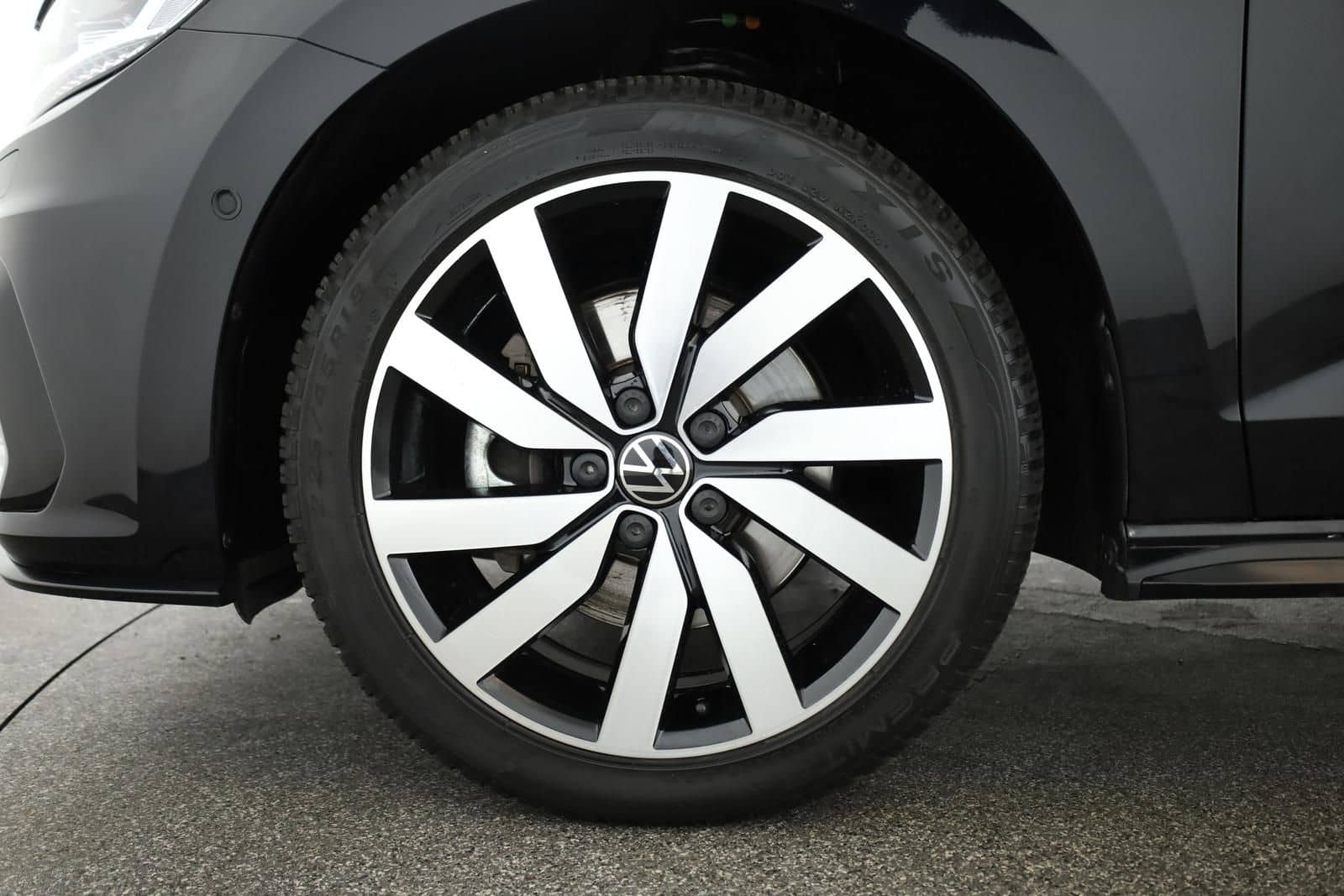 Volkswagen Touran 2.0 TDI DSG Highline R-Line 7 Pano 18 AHK foto 19