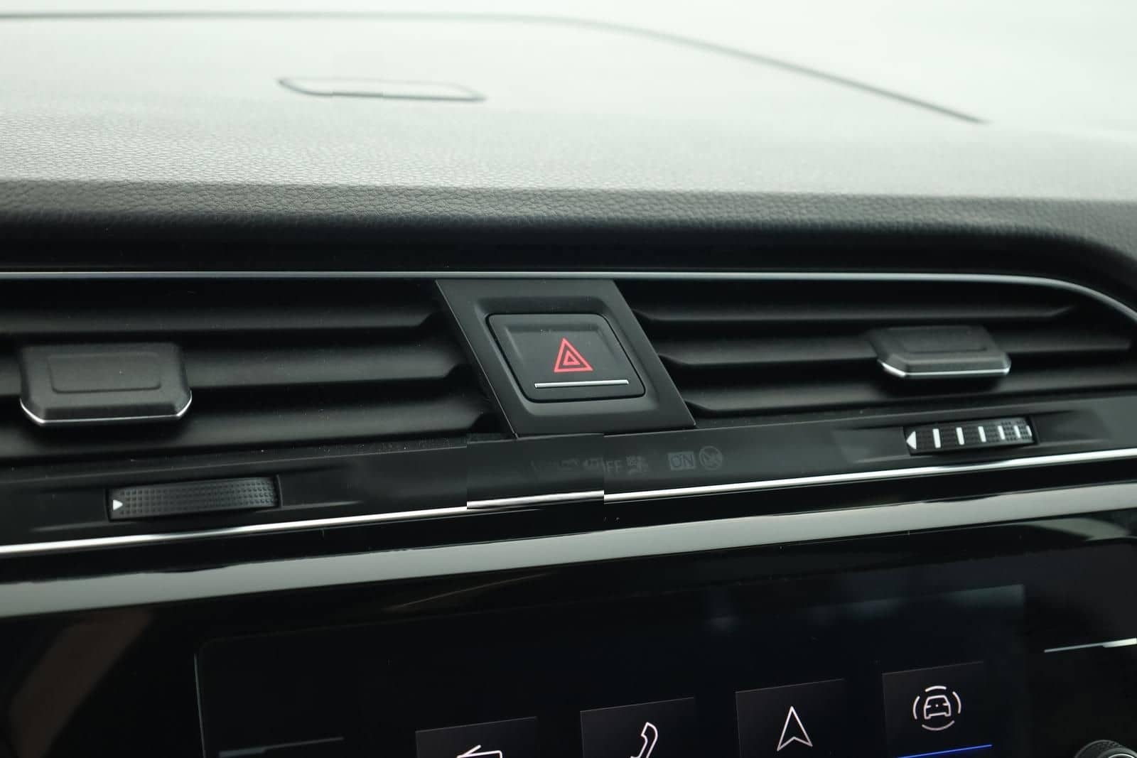 Volkswagen Touran 2.0 TDI DSG Highline R-Line 7 Pano 18 AHK foto 10