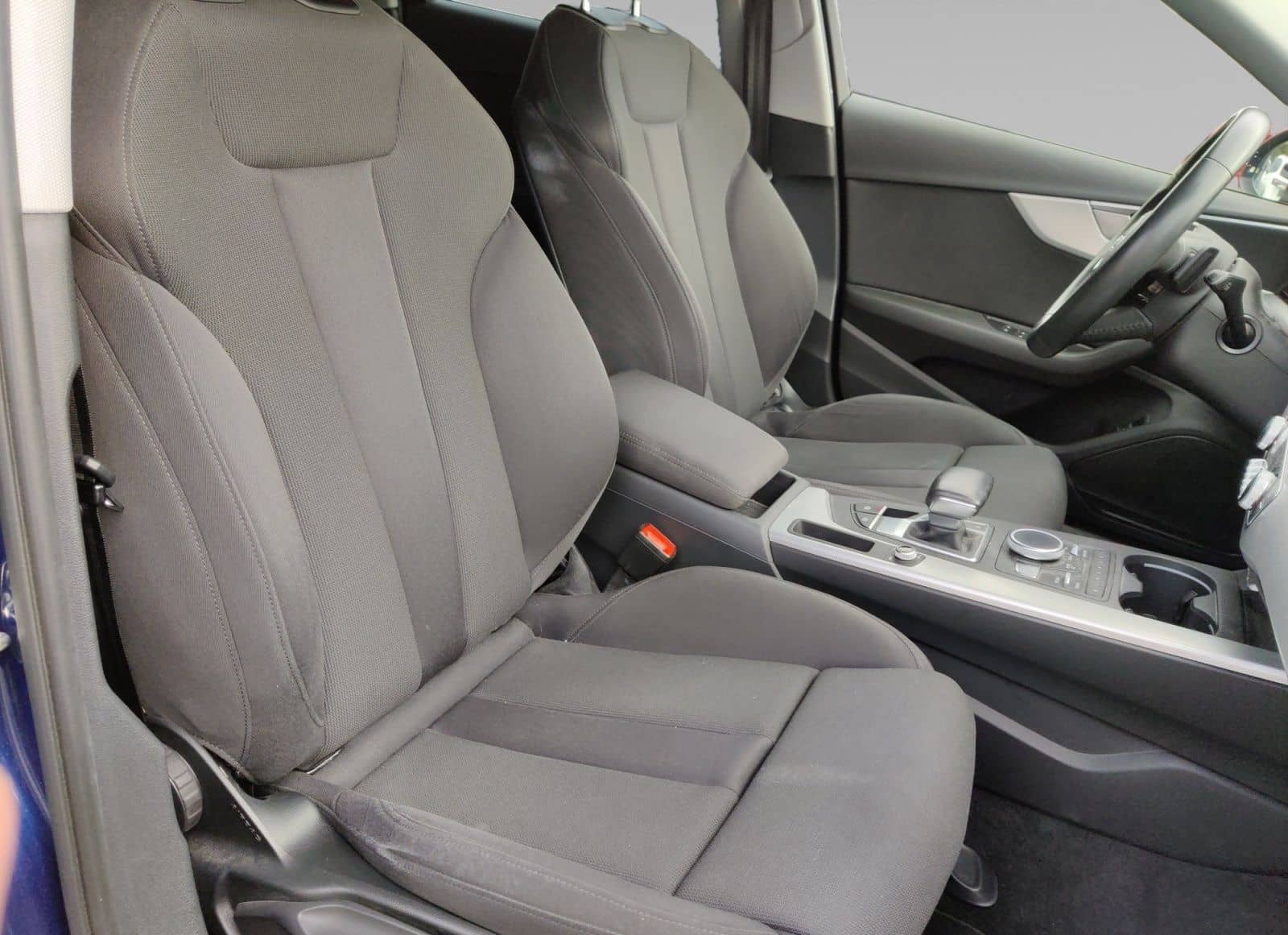 Audi A4 Avant 2.0 TDI sport foto 11