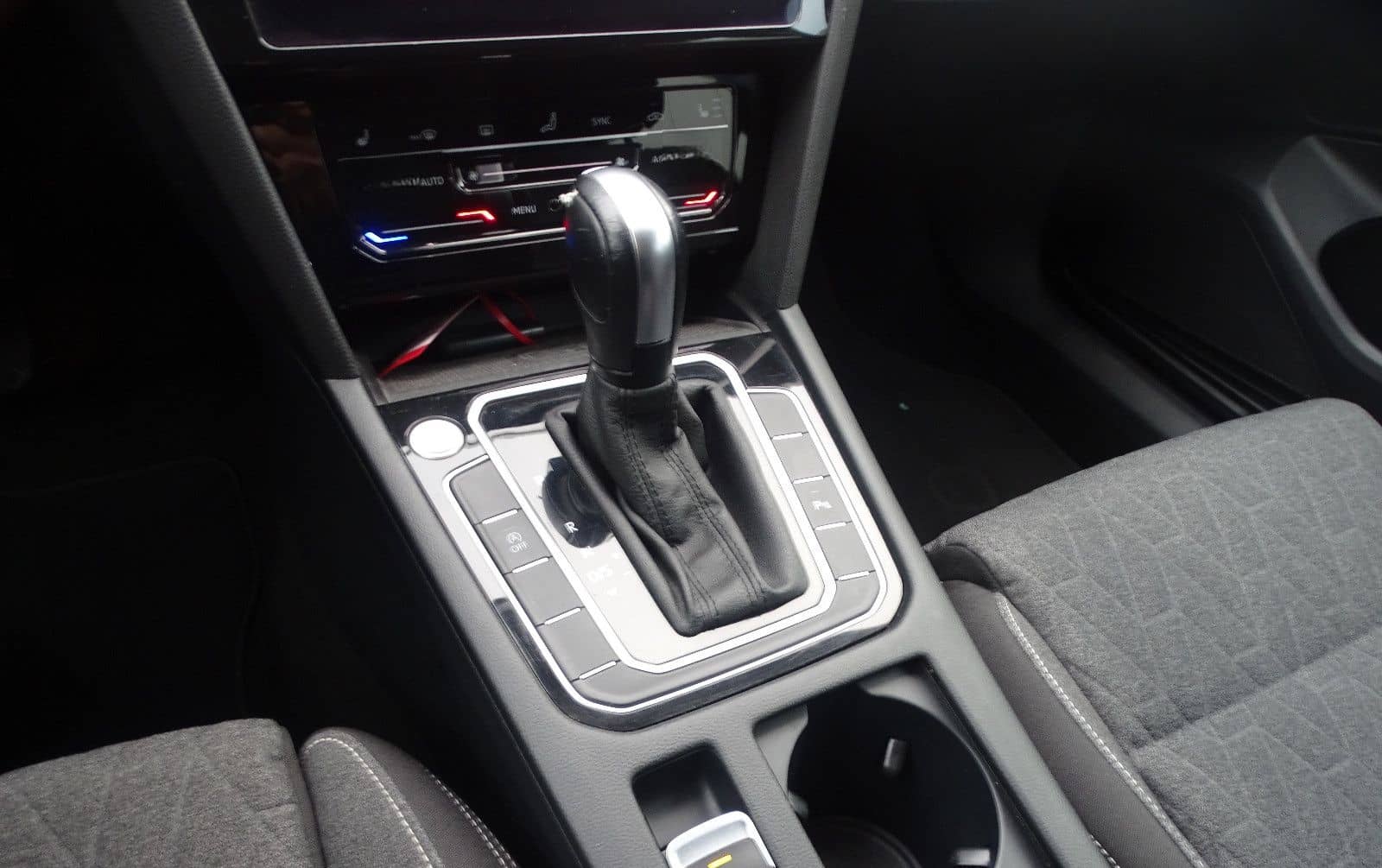 Volkswagen Passat Variant 2.0 TDI " RFK/ACC/SHZ/LED/Navi" foto 13