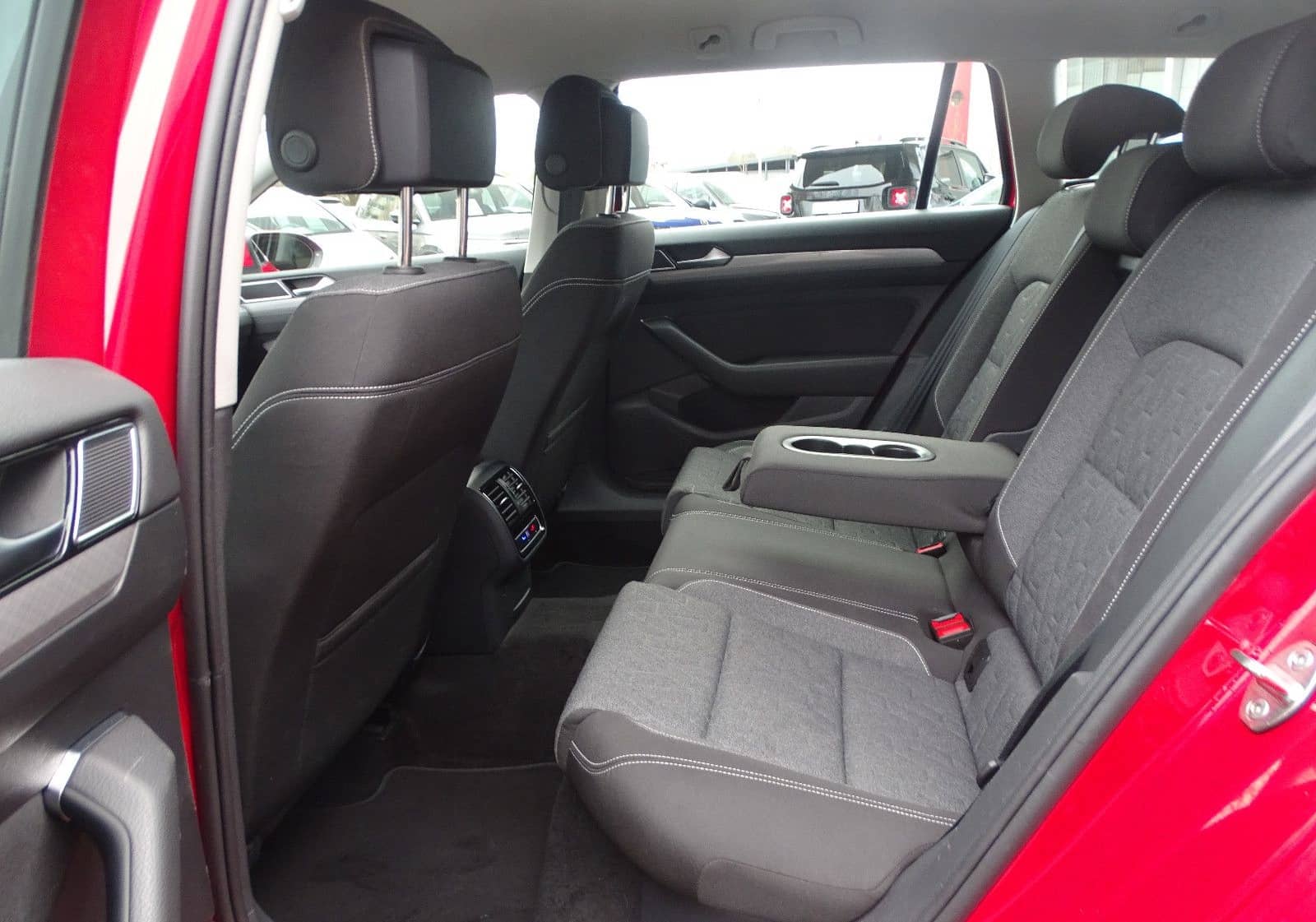 Volkswagen Passat Variant 2.0 TDI " RFK/ACC/SHZ/LED/Navi" foto 10