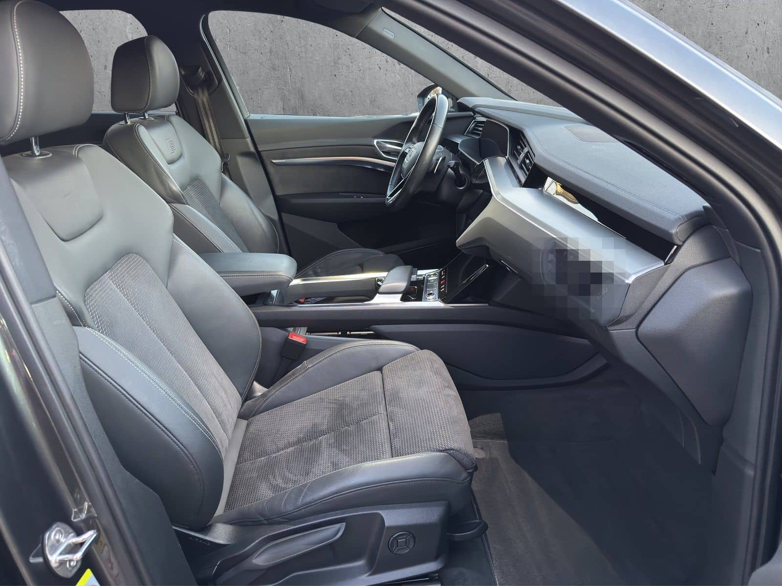 Audi e-tron S line 50 quattro foto 14