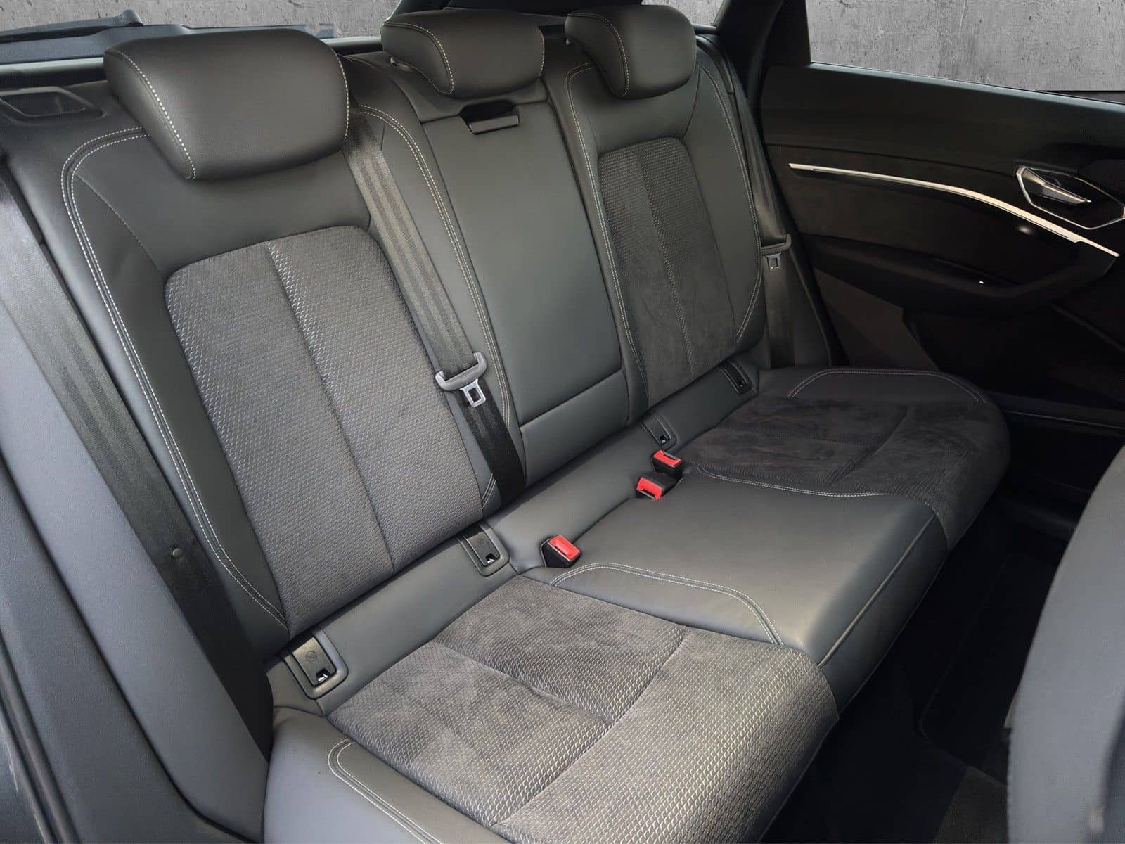 Audi e-tron S line 50 quattro foto 16