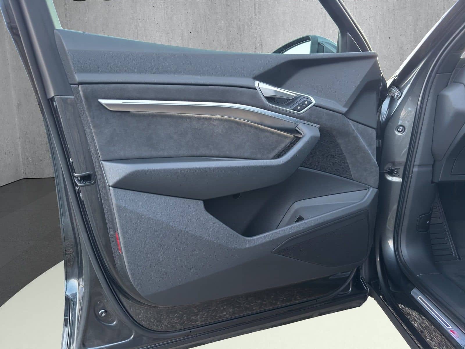 Audi e-tron S line 50 quattro foto 10