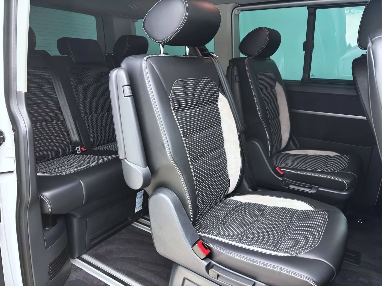 Volkswagen T6 Multivan 2.0 TDI DSG PANAMERICANA STANDHZG NA foto 17