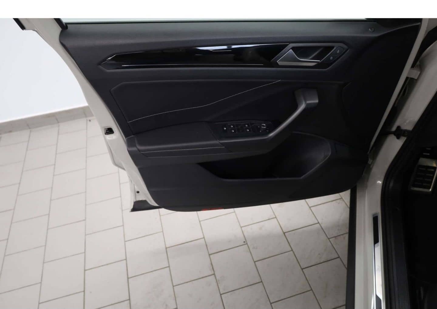 Volkswagen T-Roc 1.0 TSI R-Line 6-Gg. LED/RFK/SH/ACC/SH foto 14