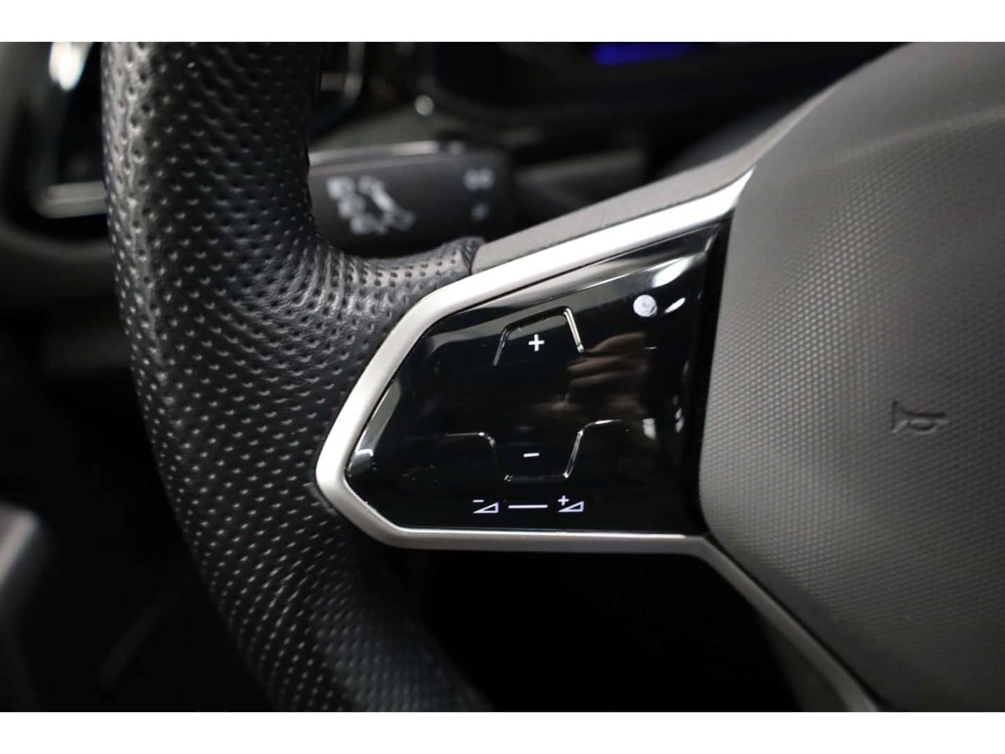 Volkswagen T-Roc 1.0 TSI R-Line 6-Gg. LED/RFK/SH/ACC/SH foto 10