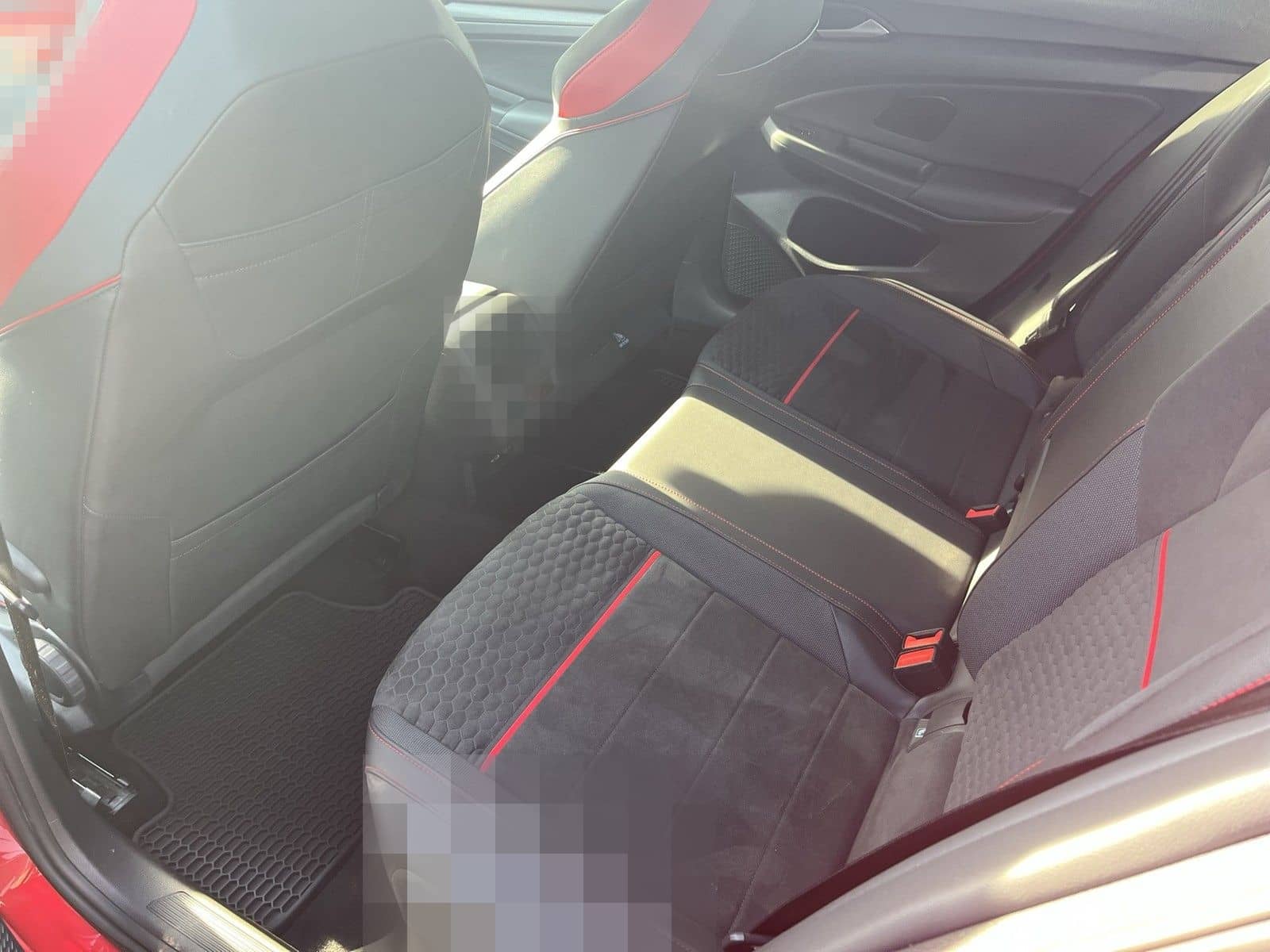 Volkswagen Golf VIII GTI Clubsport 45 foto 10