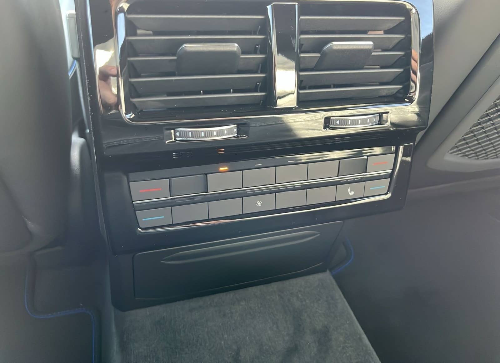 Volkswagen Touareg R 3.0 Hyb*0,5STEUER*AHK*LUFT*LEDER*21ZOL foto 18