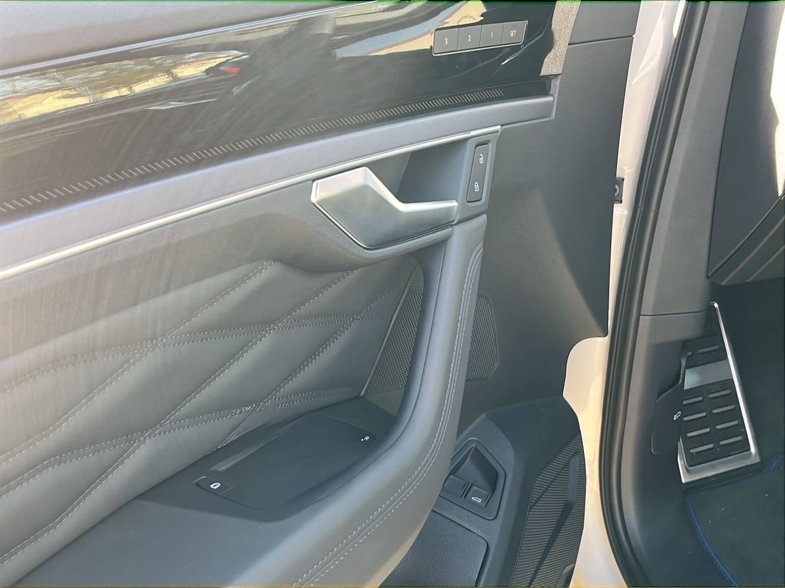 Volkswagen Touareg R 3.0 Hyb*0,5STEUER*AHK*LUFT*LEDER*21ZOL foto 22