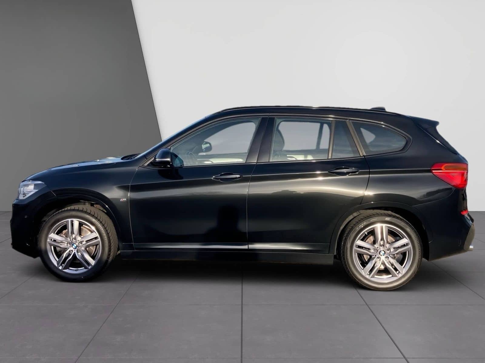 BMW X1 sDrive20i M Sport Navi+SHZ+LED+AHK+Pano+PDC foto 5