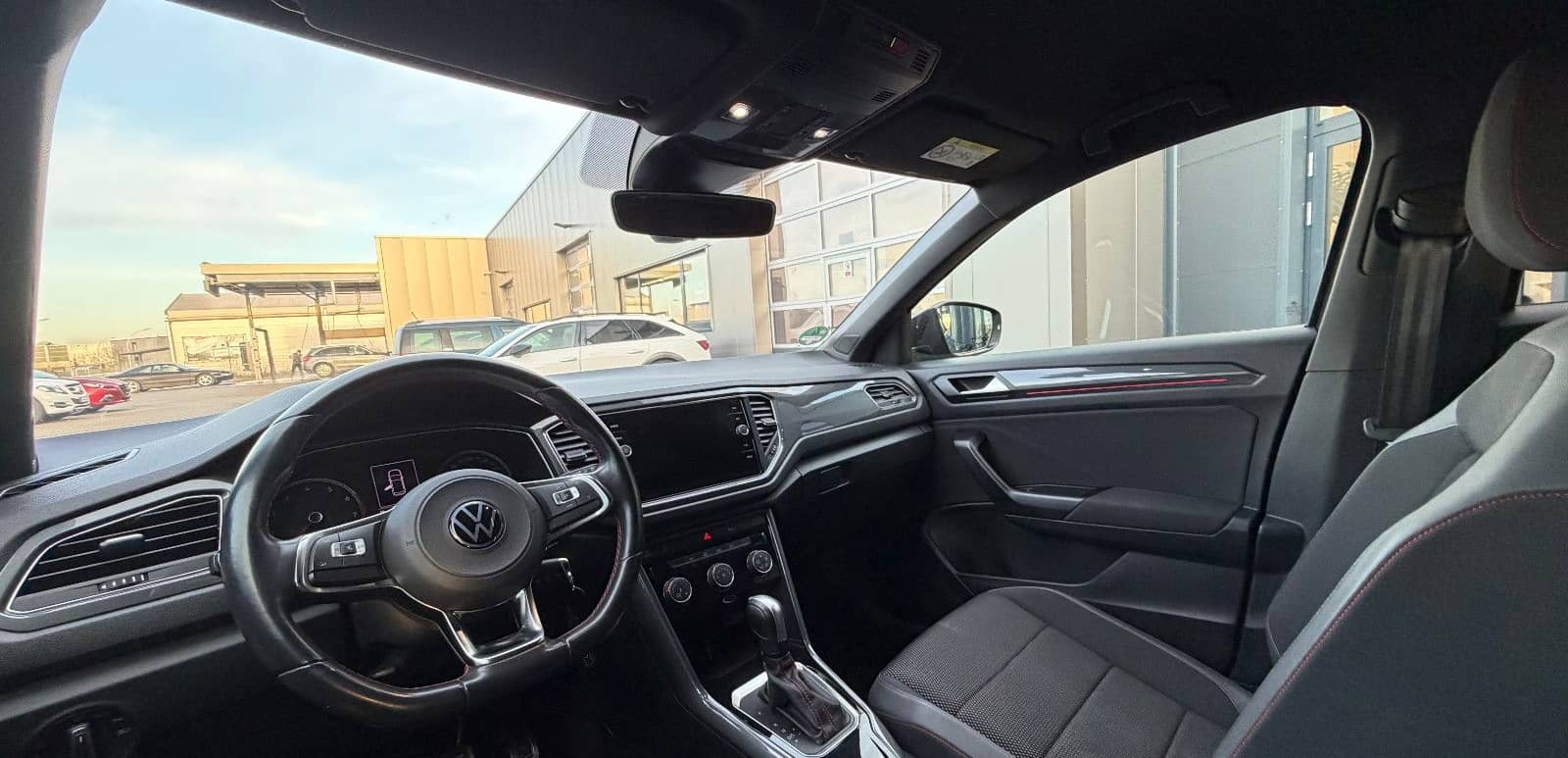 Volkswagen T-Roc 1.5 TSi DSG Sport Navi/LED/AHK foto 12