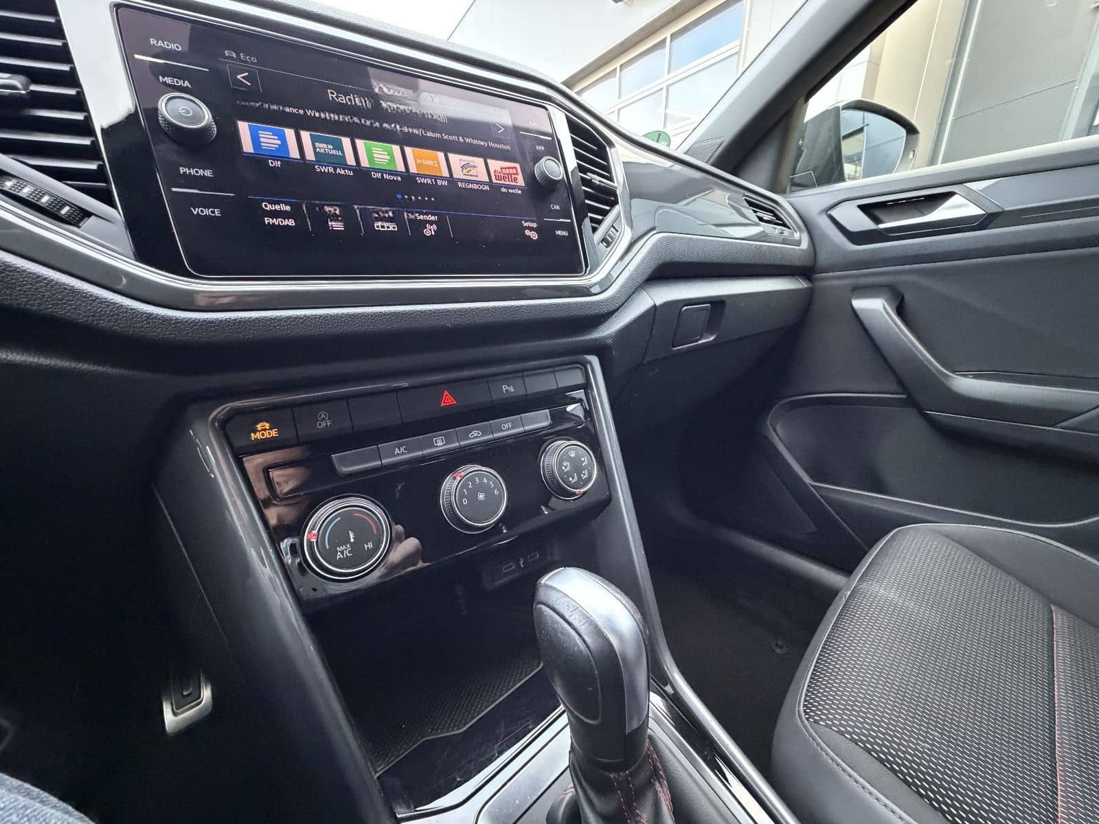 Volkswagen T-Roc 1.5 TSi DSG Sport Navi/LED/AHK foto 15