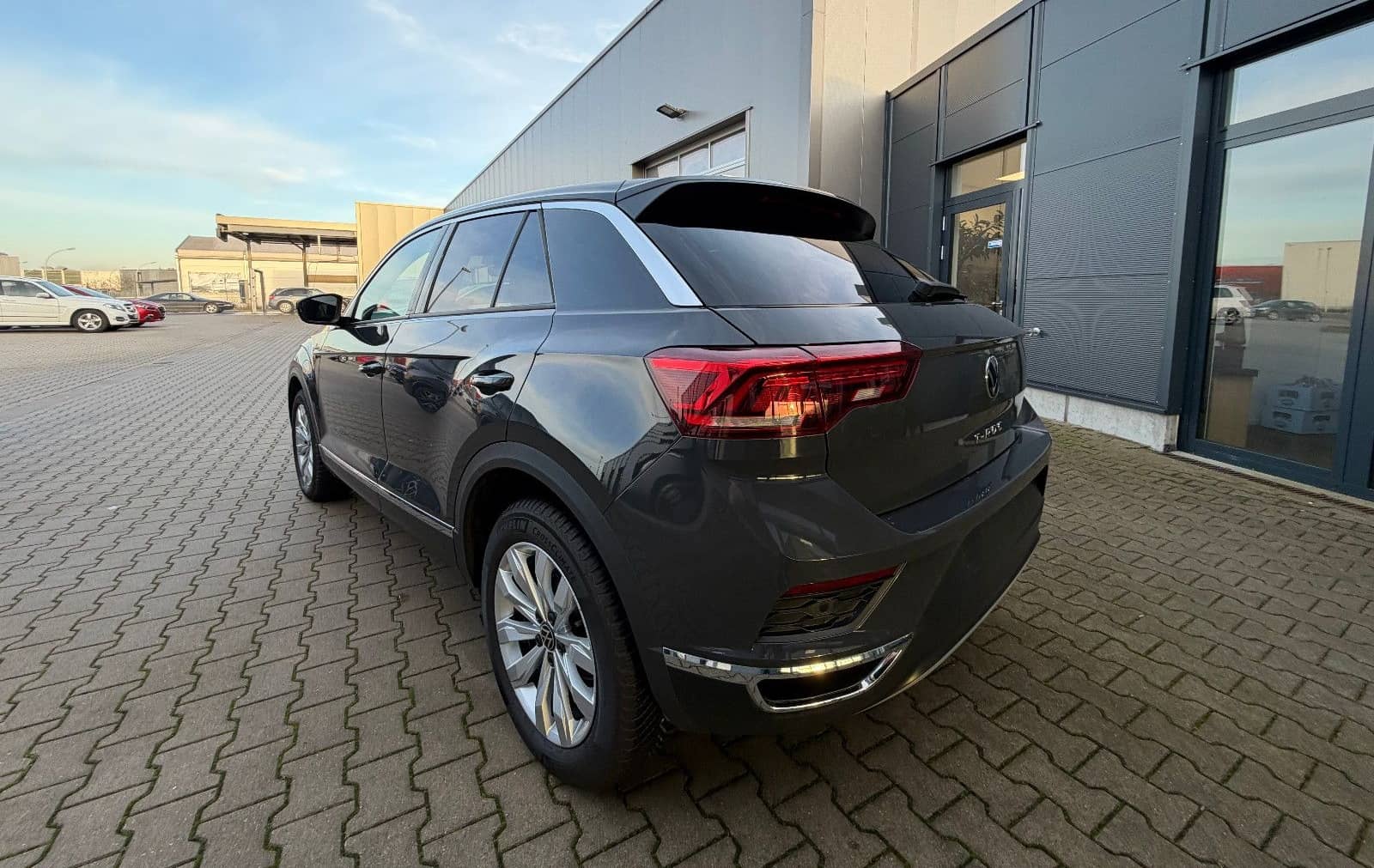 Volkswagen T-Roc 1.5 TSi DSG Sport Navi/LED/AHK foto 5