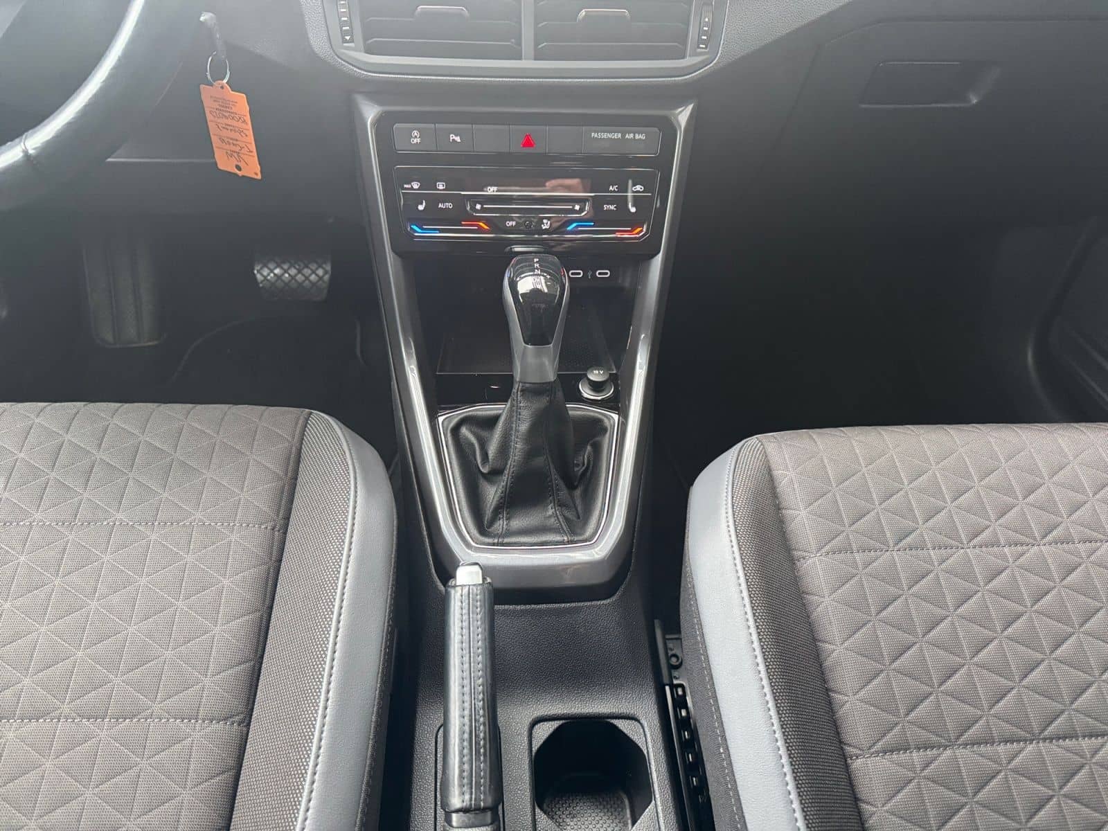 Volkswagen T-Cross Style 1.0TSI DSG R-LINE LED KAM NAV SHZ foto 13