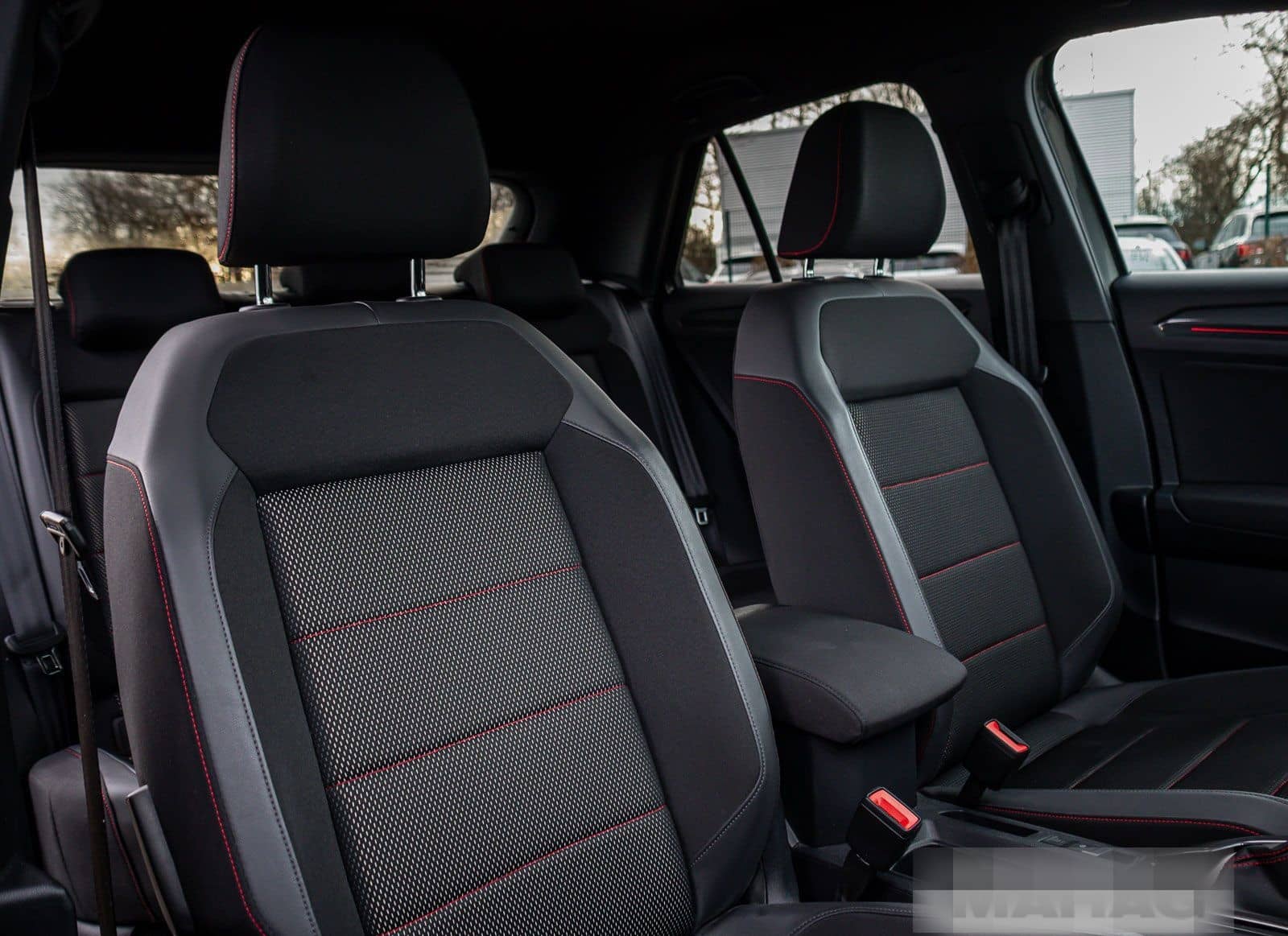 Volkswagen T-ROC Sport 1.5 TSI LED Navi ParkPilot RearView foto 14