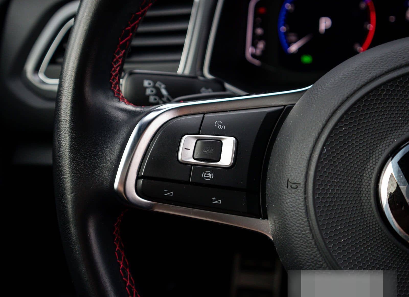 Volkswagen T-ROC Sport 1.5 TSI LED Navi ParkPilot RearView foto 19