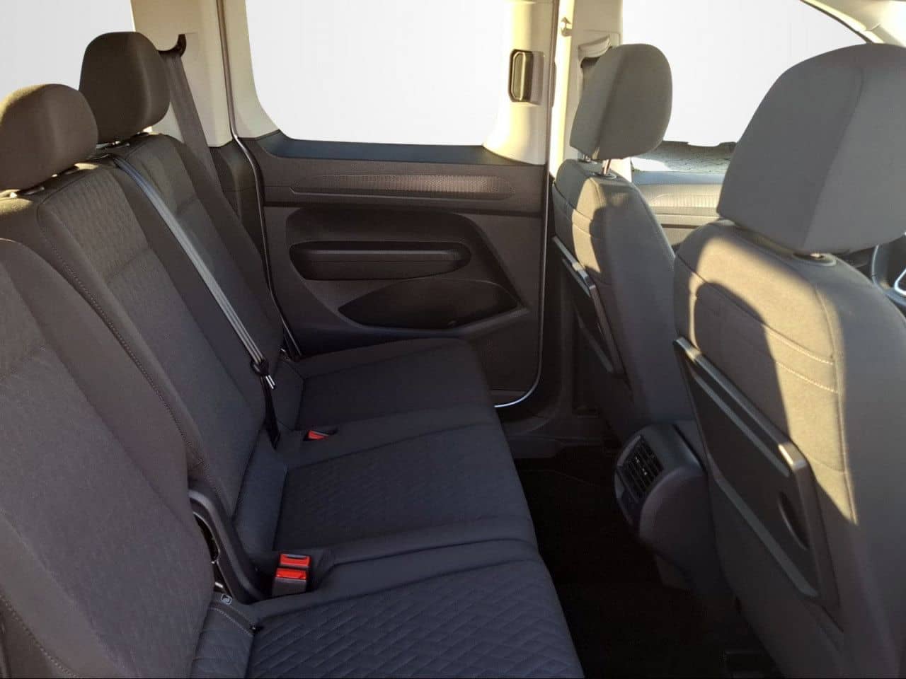 Volkswagen CADDY 2.0 TDI LIFE DSG APP+LED+CAM+DAB foto 11