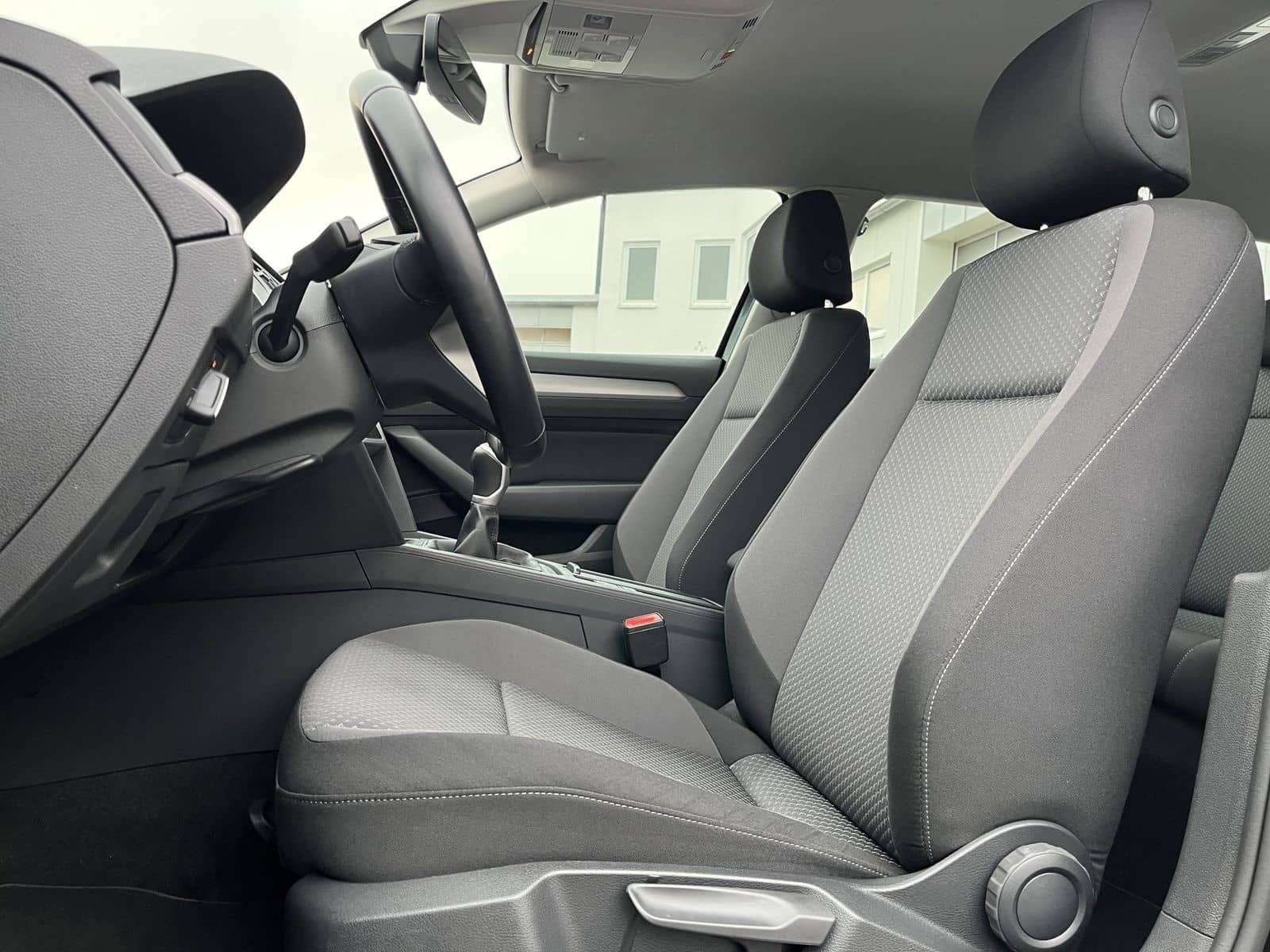 Volkswagen Passat Variant 2.0 TDI R-Line Optik 135€ m.20% A foto 11