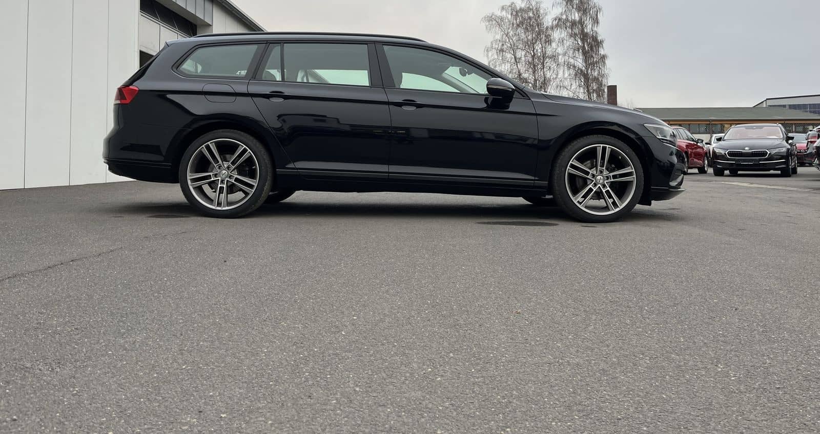 Volkswagen Passat Variant 2.0 TDI R-Line Optik 135€ m.20% A foto 4